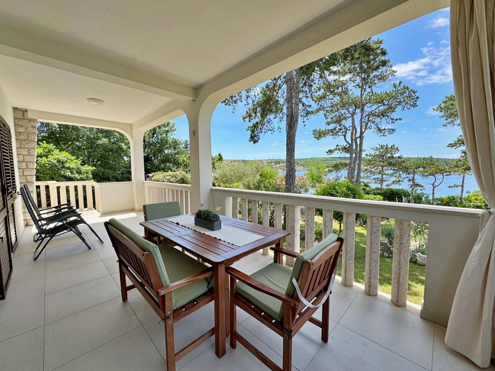 Ferienwohnung in 1. Reihe zum Meer mit Klima, Garten u. Meerblick