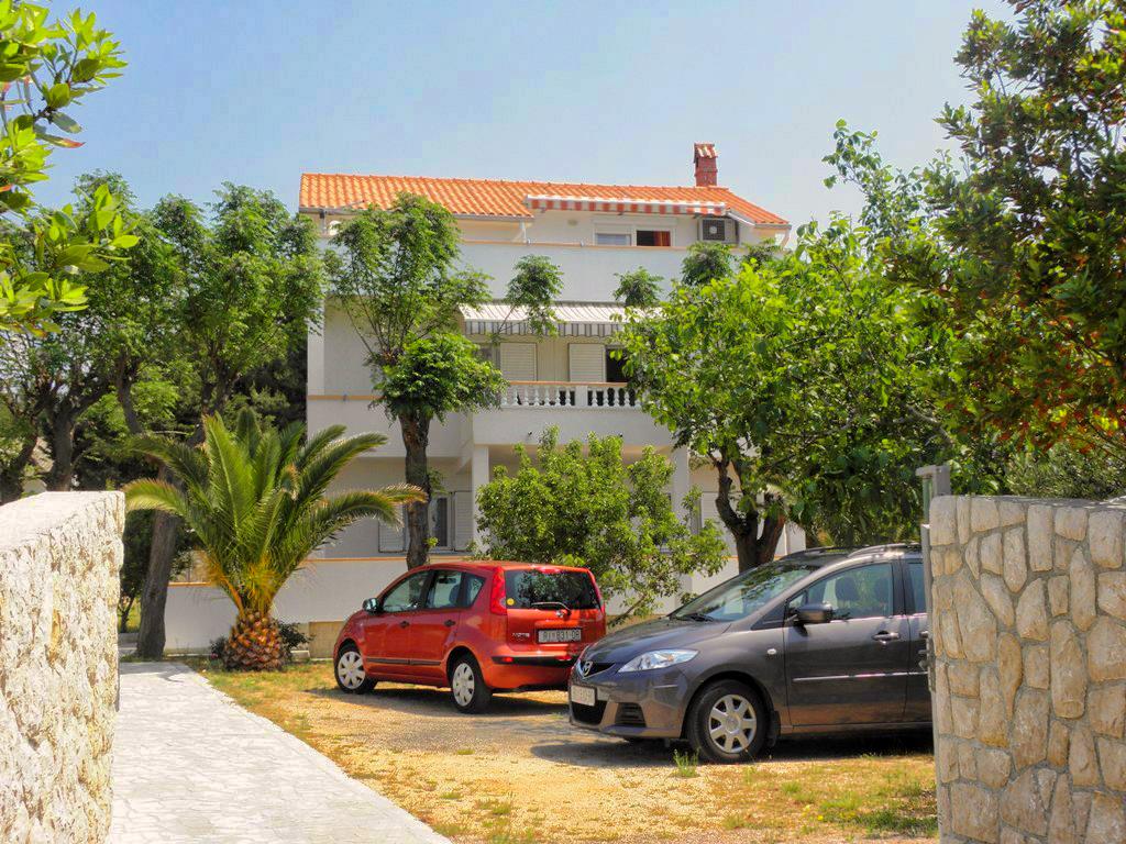 FeWo in ruhiger Lage mit Garten und Meerblick für 6-7 Personen - 75 m²