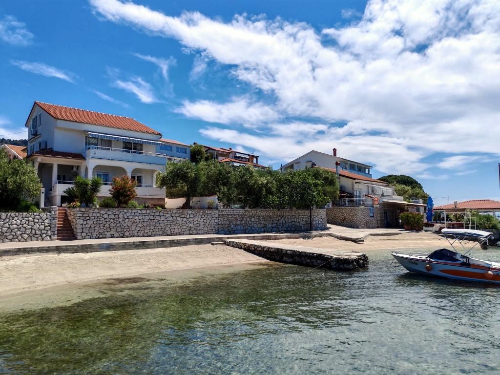 Direkt am Meer gelegene Urlaubsunterkunft für 4-5 Personen - 80 m²