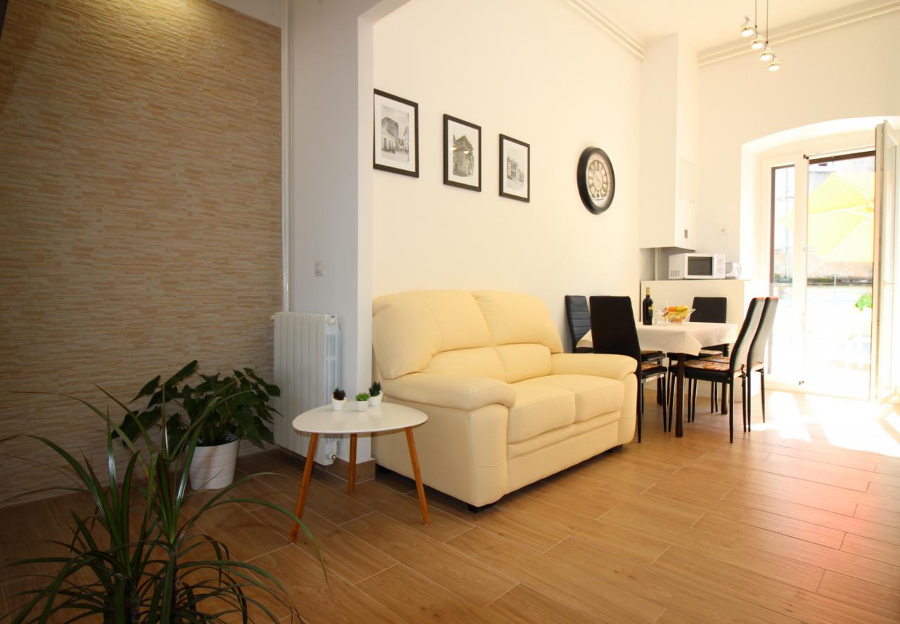 Apartment für 5-6 Pers. in der Altstadt von Porec - 70 m², 3 SZ, Klima