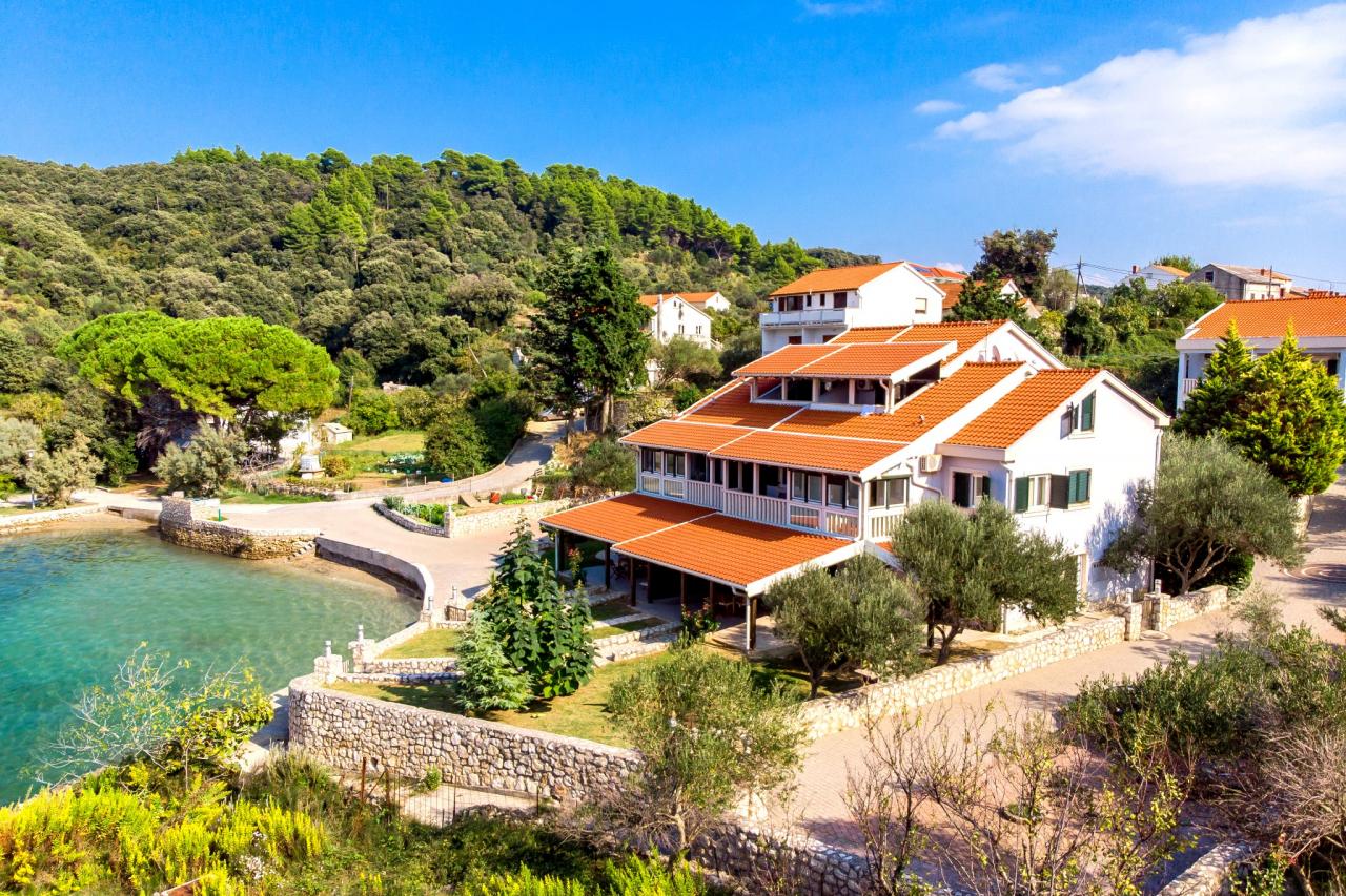 10 m zum Meer - Apartment für 4 Pers mit Pool, Klima, Tv, Meerblick