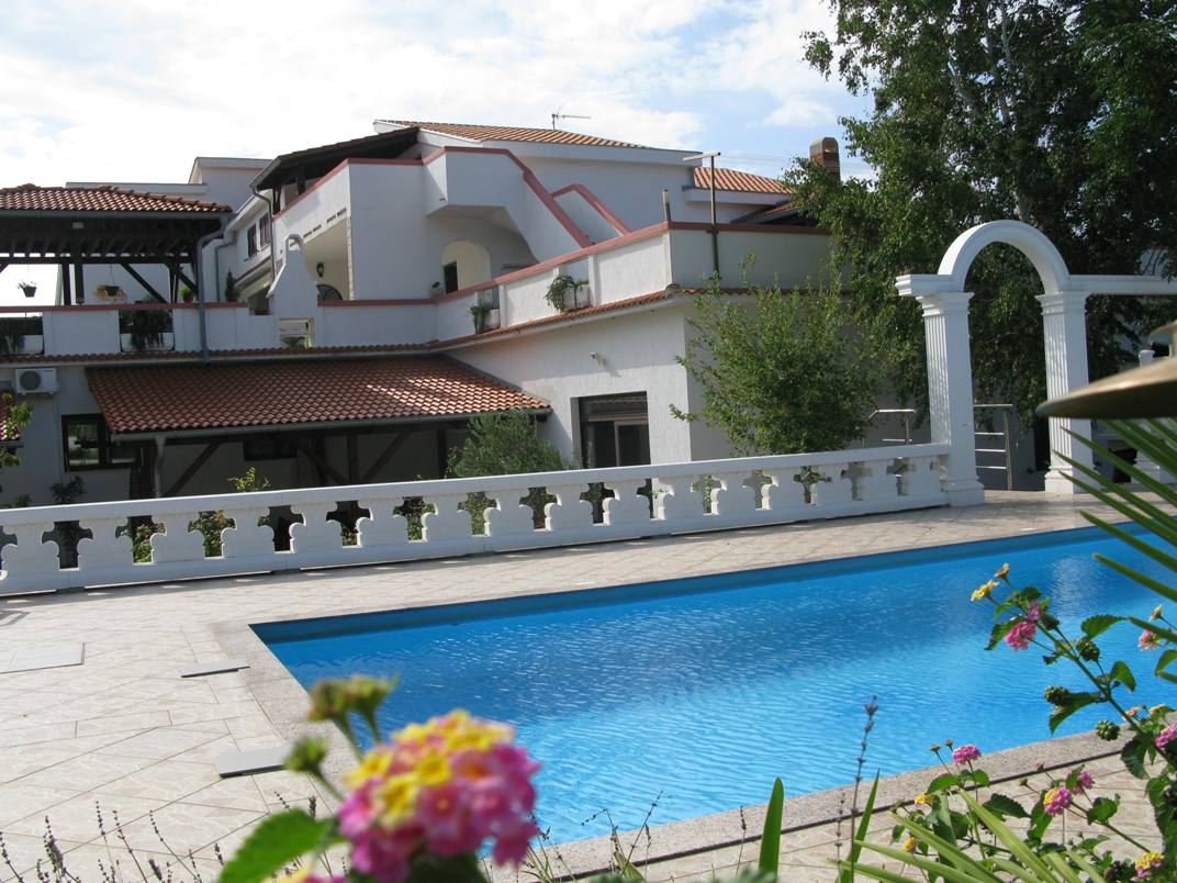 Studio für 2-4 Pers mit Pool - EG, 32 m² mit Klima, Sat-Tv & Internet