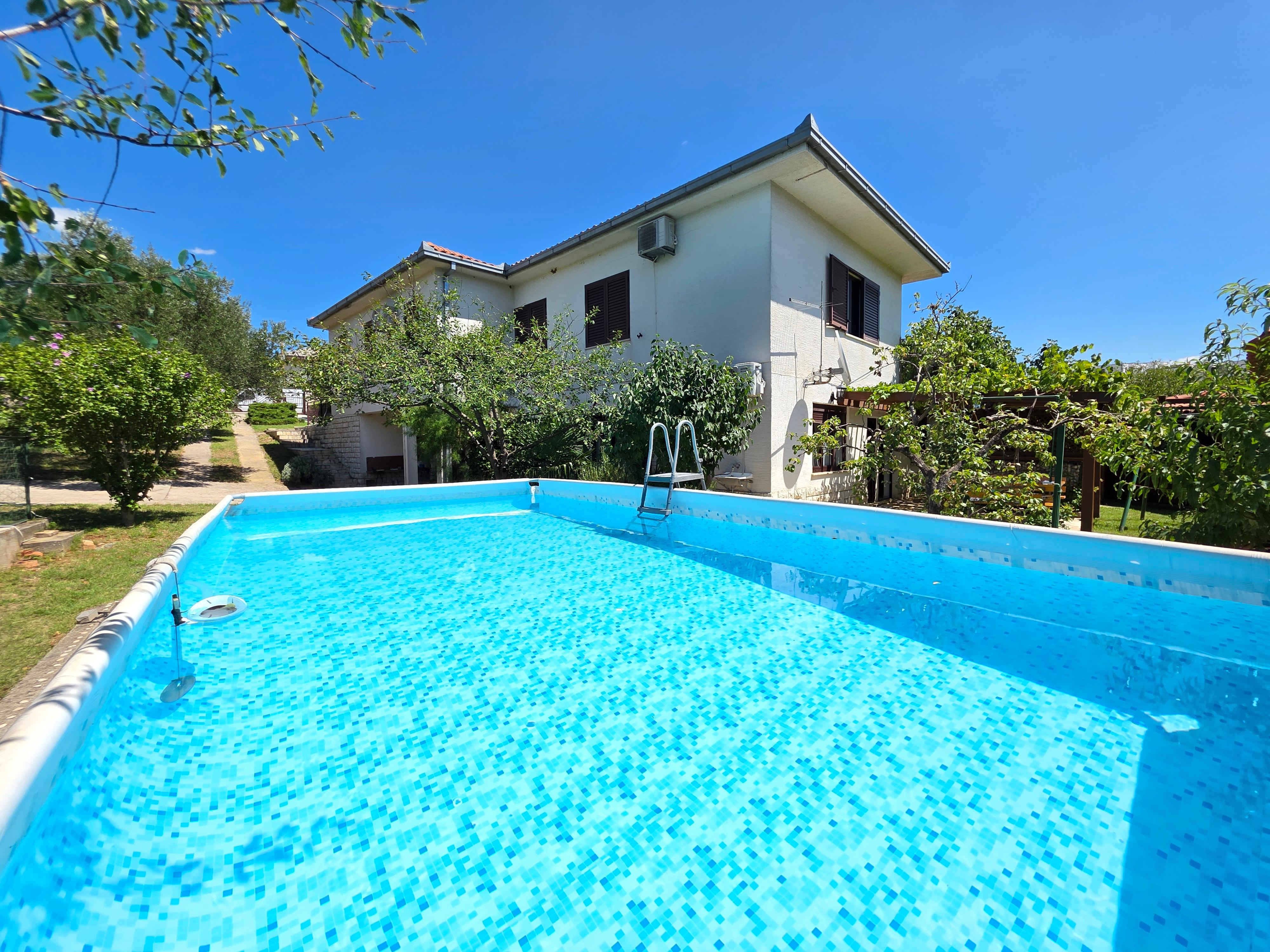 Erdgeschossunterkunft für 4 Pers. - Swimmingpool, Sat-TV, Garten