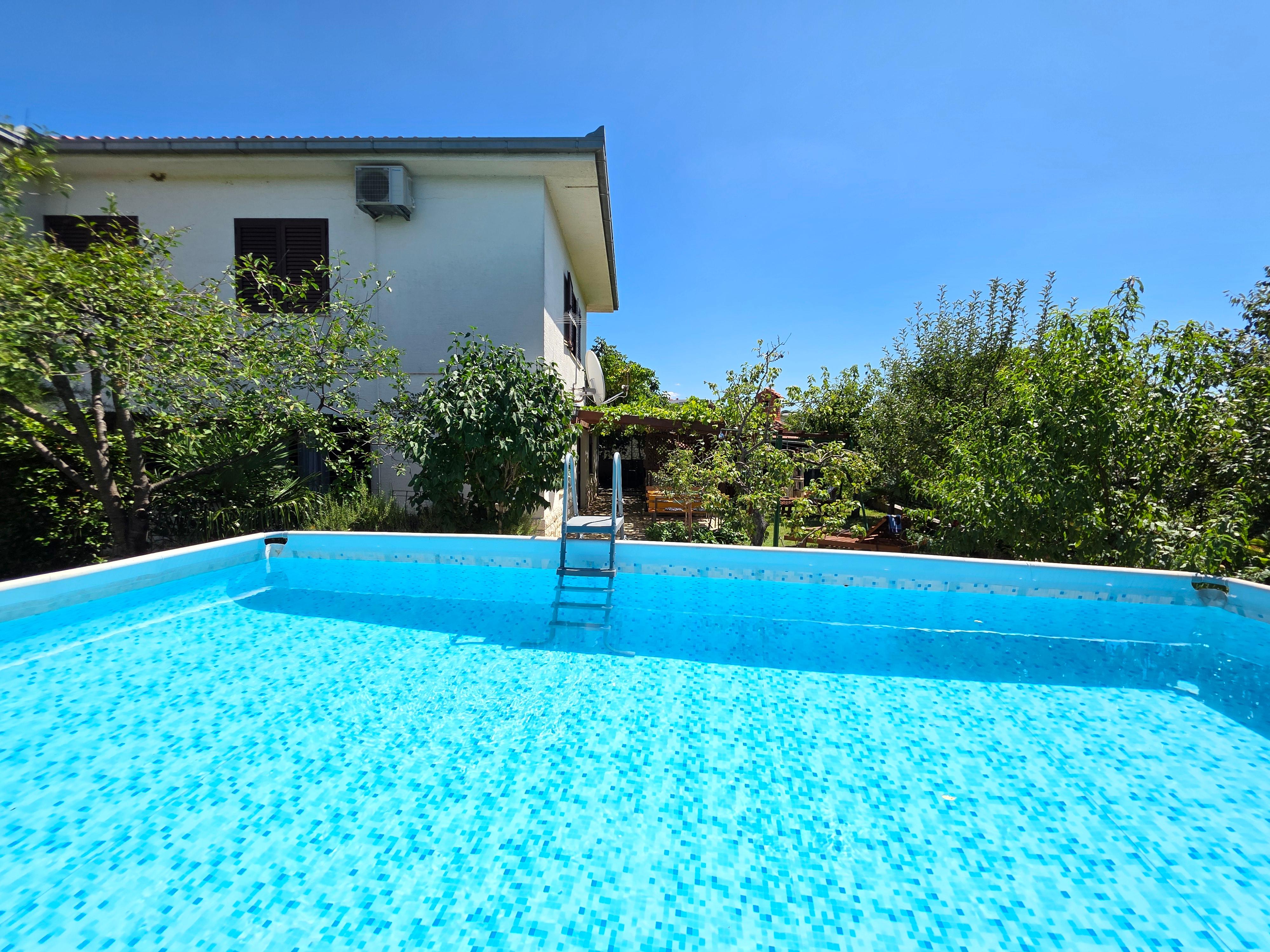 Erdgeschossunterkunft für 4 Pers. - Swimmingpool, Sat-TV, Garten