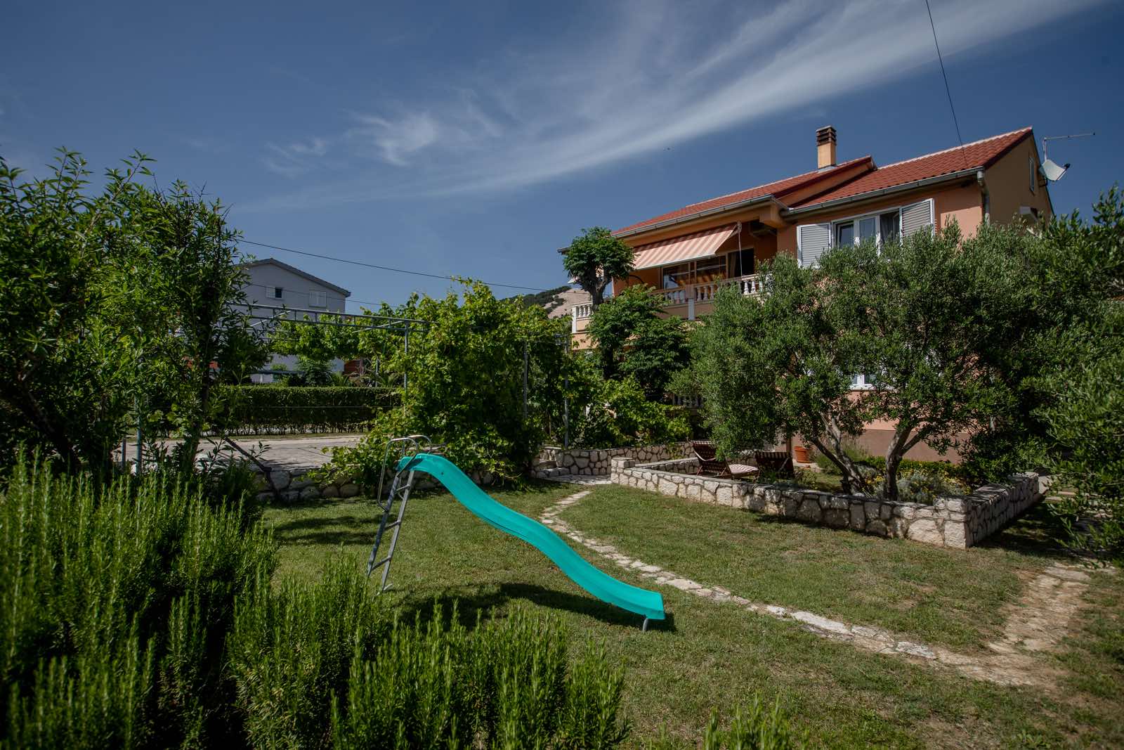 Für die Familie - Apartment für 4 Pers - 65 m² im EG mit großen Garten