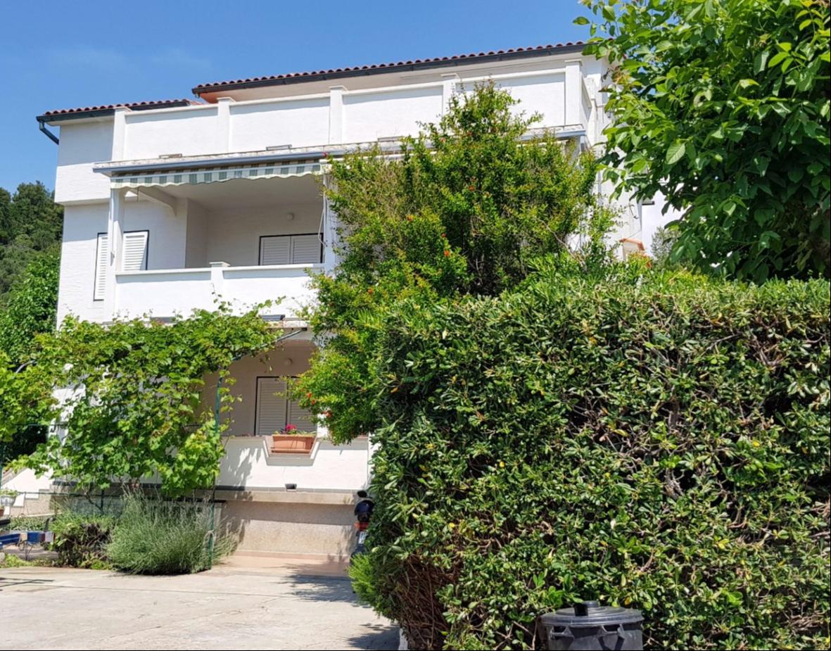 60 m² großes Urlaubsobjekt für 4-5 Pers mit 2 Sz, Klima, Sat-Tv, Grill