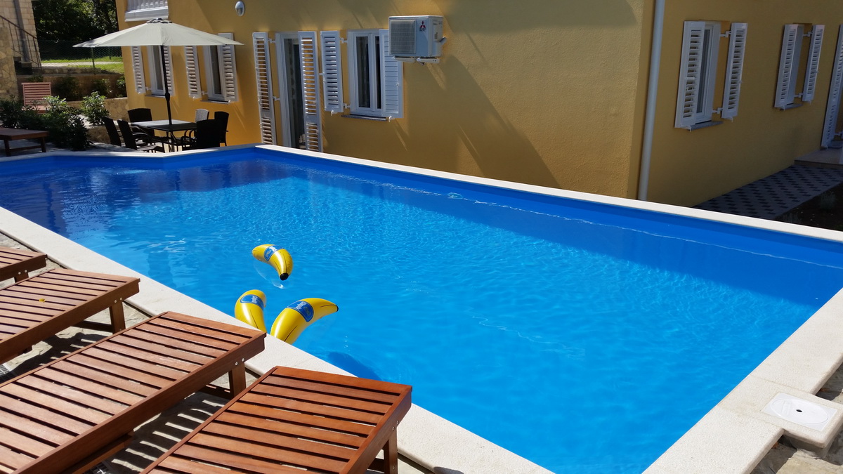 Apartement für 4 Personen mit Klima & Pool - nur 200m vom Meer