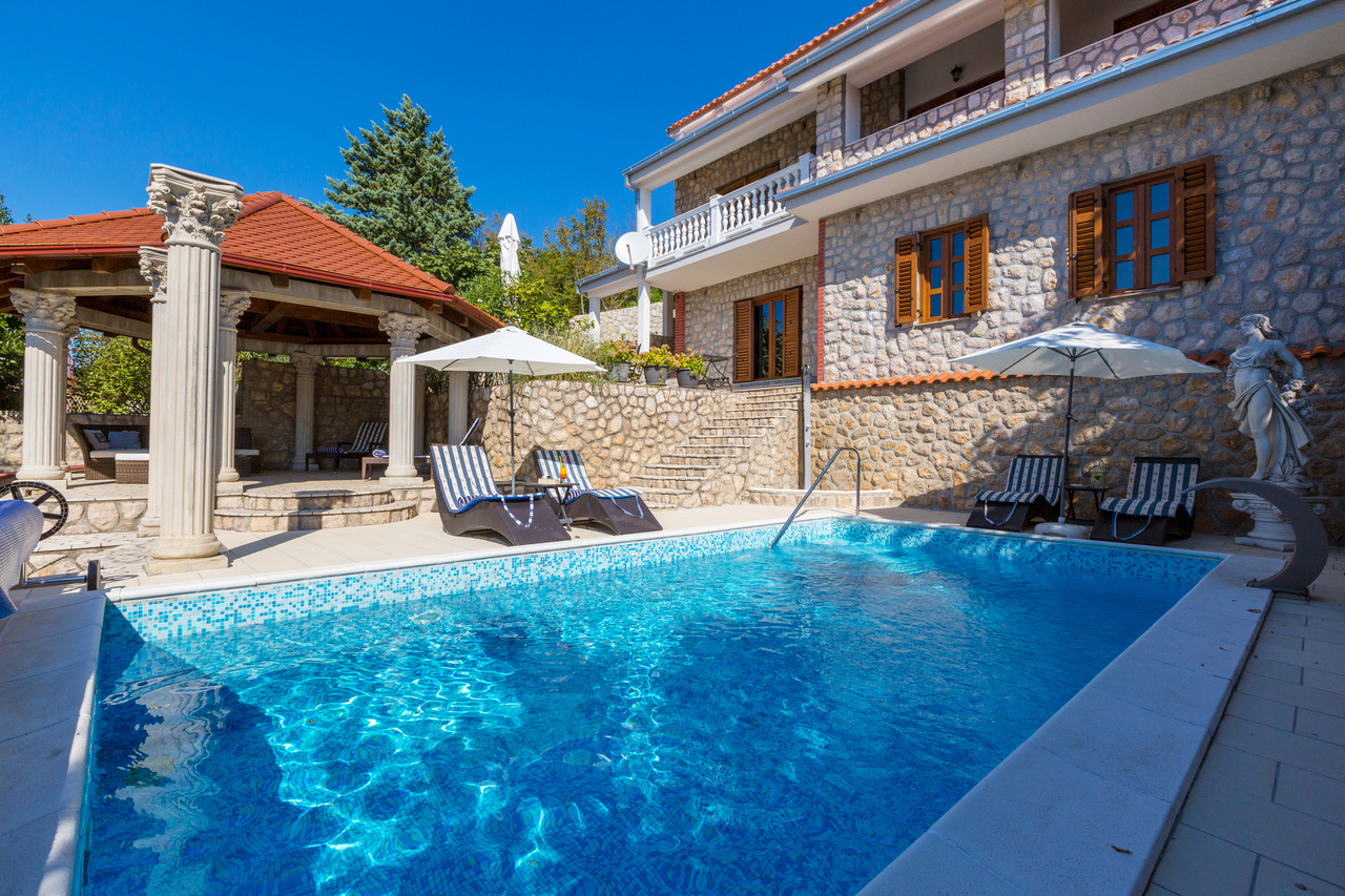 Exclusives Apartment mit Swimmingpool in Crikvenica für 2 Personen