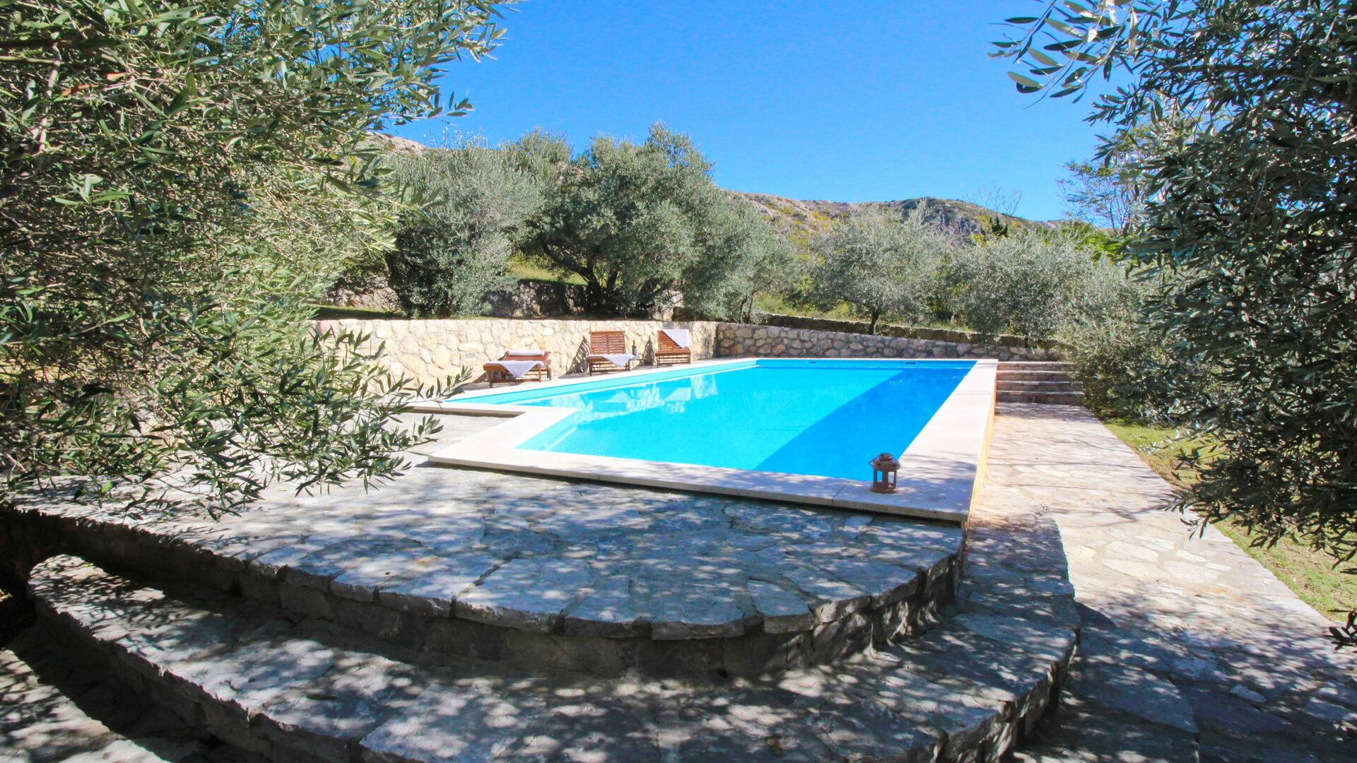 Haus mit eigenem Swimmingpool im Vorort Draga Bascanska (bei Baska)