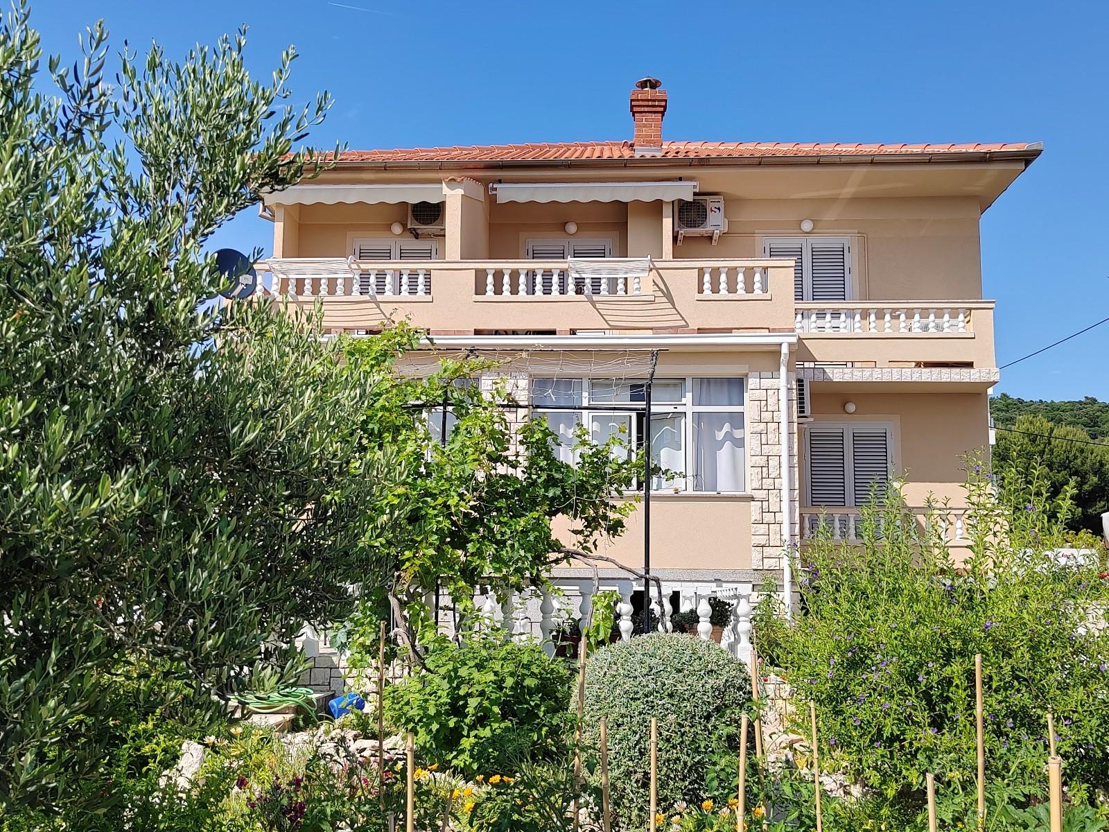 38 m² Wohnfläche für 2-3 Personen - 40 m zum Strand