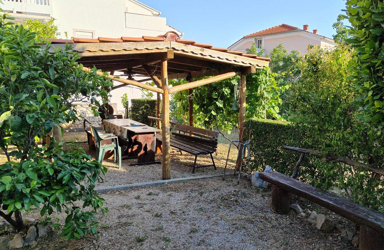 Ruhig gelegen am Rande von Barbat - Appartement für 4-6 mit Meerblick