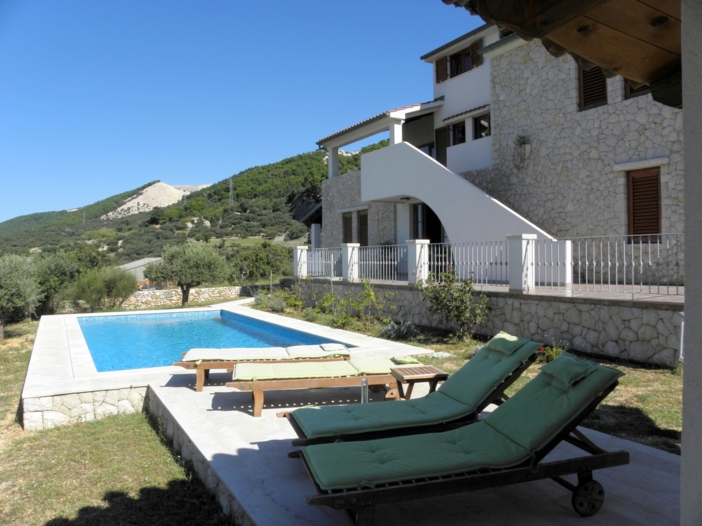 Ferienwohnung mit Swimmingpool, Klima, Sat-TV