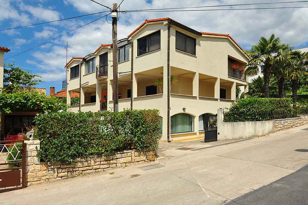 Ideal für Zwei - Studioapartment mit Klima, Sat-Tv, WLAN & Balkon