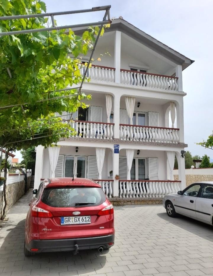 90 m² Erdgeschoßapartment mit 3 Schlafzimmern & 2 Bädern