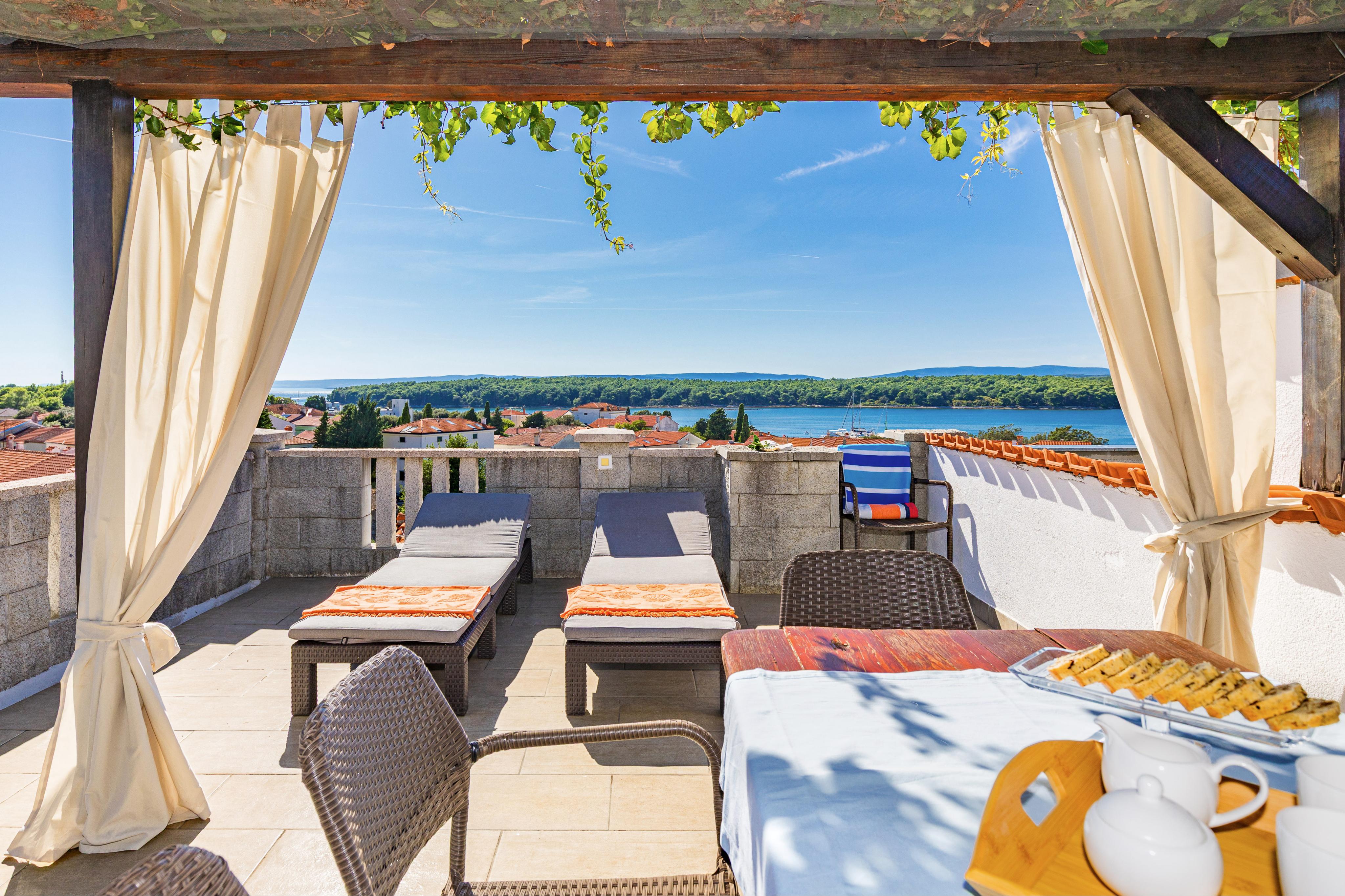 FeWo für bis zu 4 Pers - zentrale Lage mit fantastischer Dachterrasse