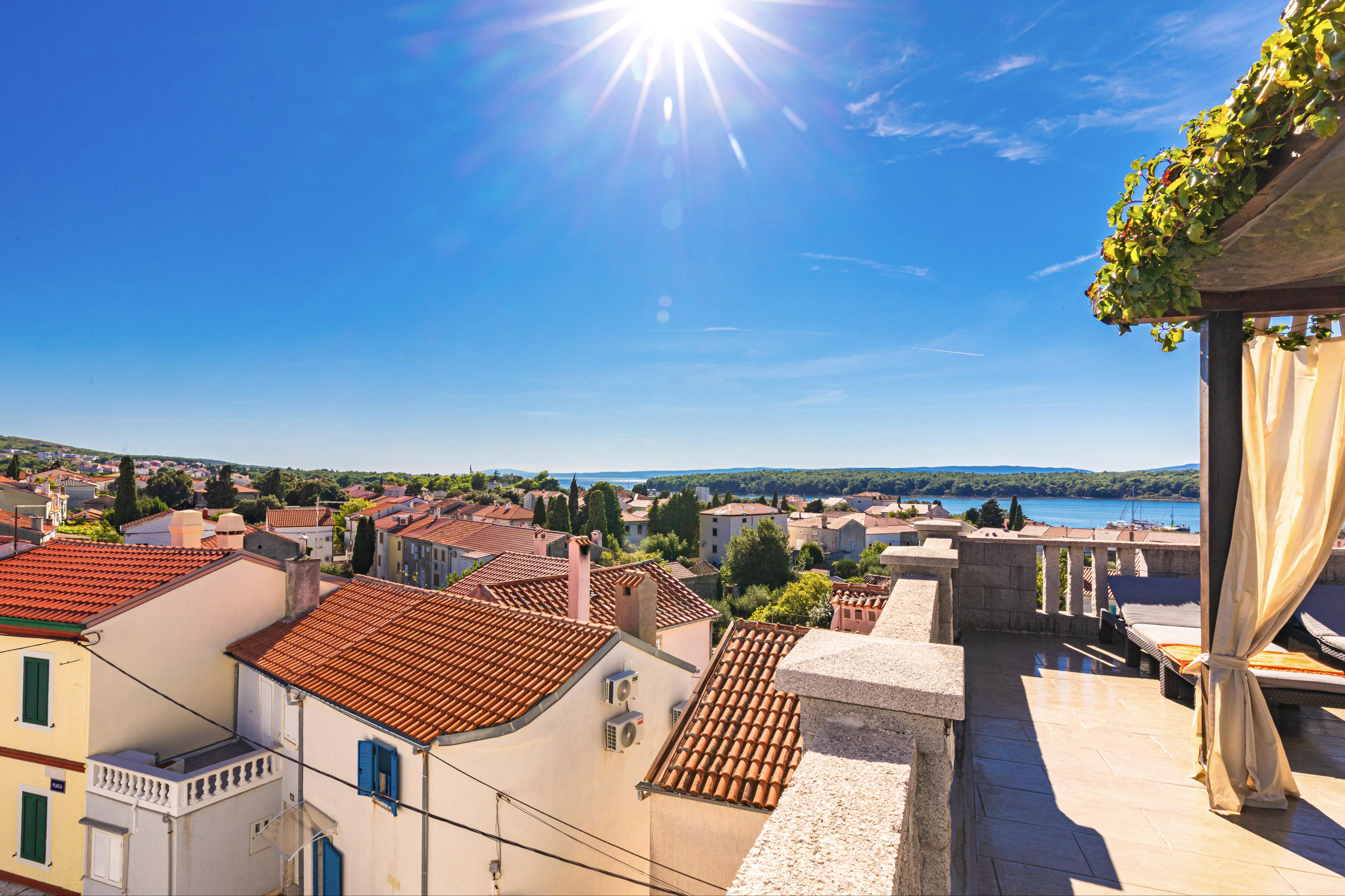 FeWo für bis zu 4 Pers - zentrale Lage mit fantastischer Dachterrasse