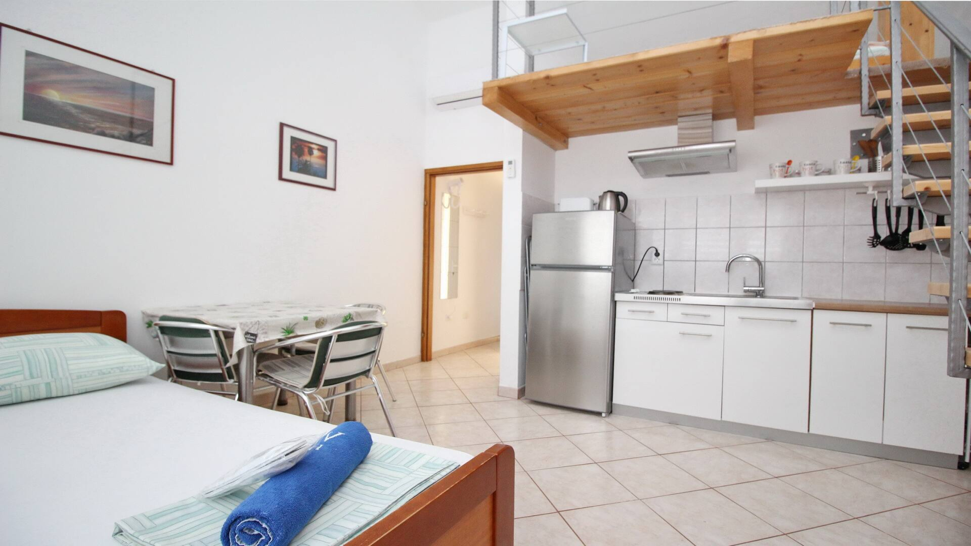 Nur 50 m zum nächsten Strand - 1. OG-Studiowohnung