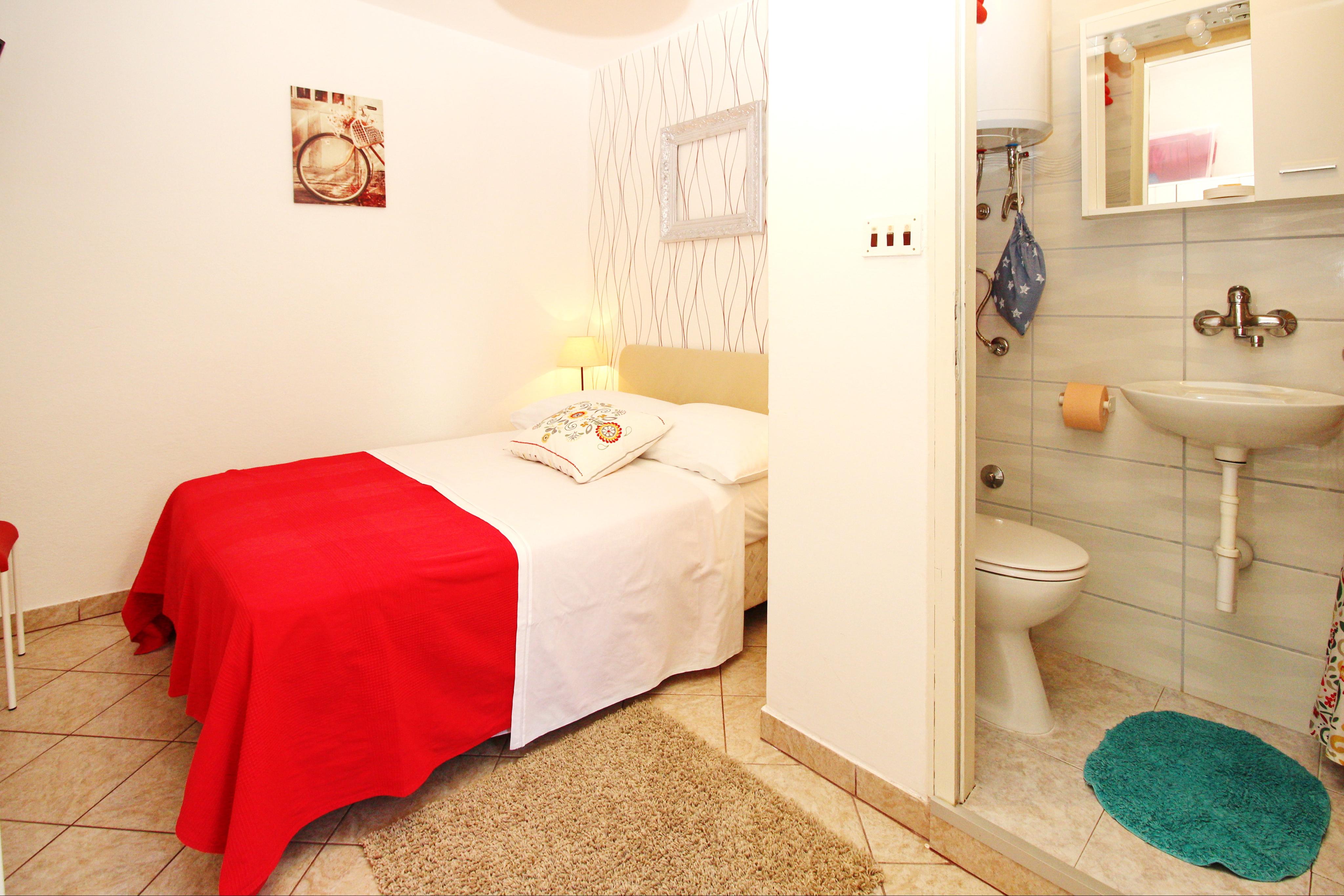 Hübsches Gästezimmer für 2 Personen mit KLima, Sat-Tv und WLAN