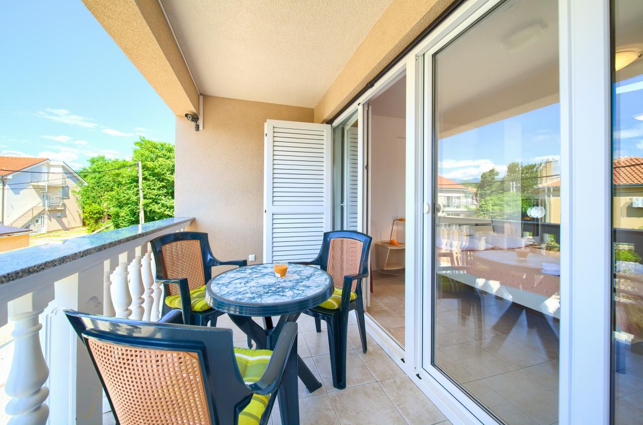 Nur 100 m zum Strand - Top modernes Studio für 2-3, Klima, W-LAN