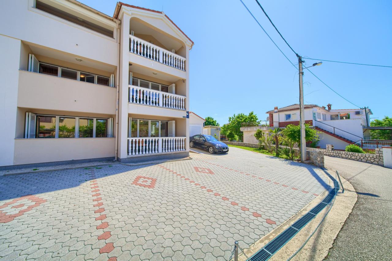 Nur 100 m zum Strand - Top modernes Studio für 2-3, Klima, W-LAN