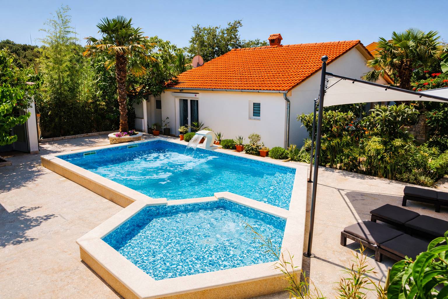 Hübsches Ferienhaus für 2-6 Personen mit beheiztem Pool