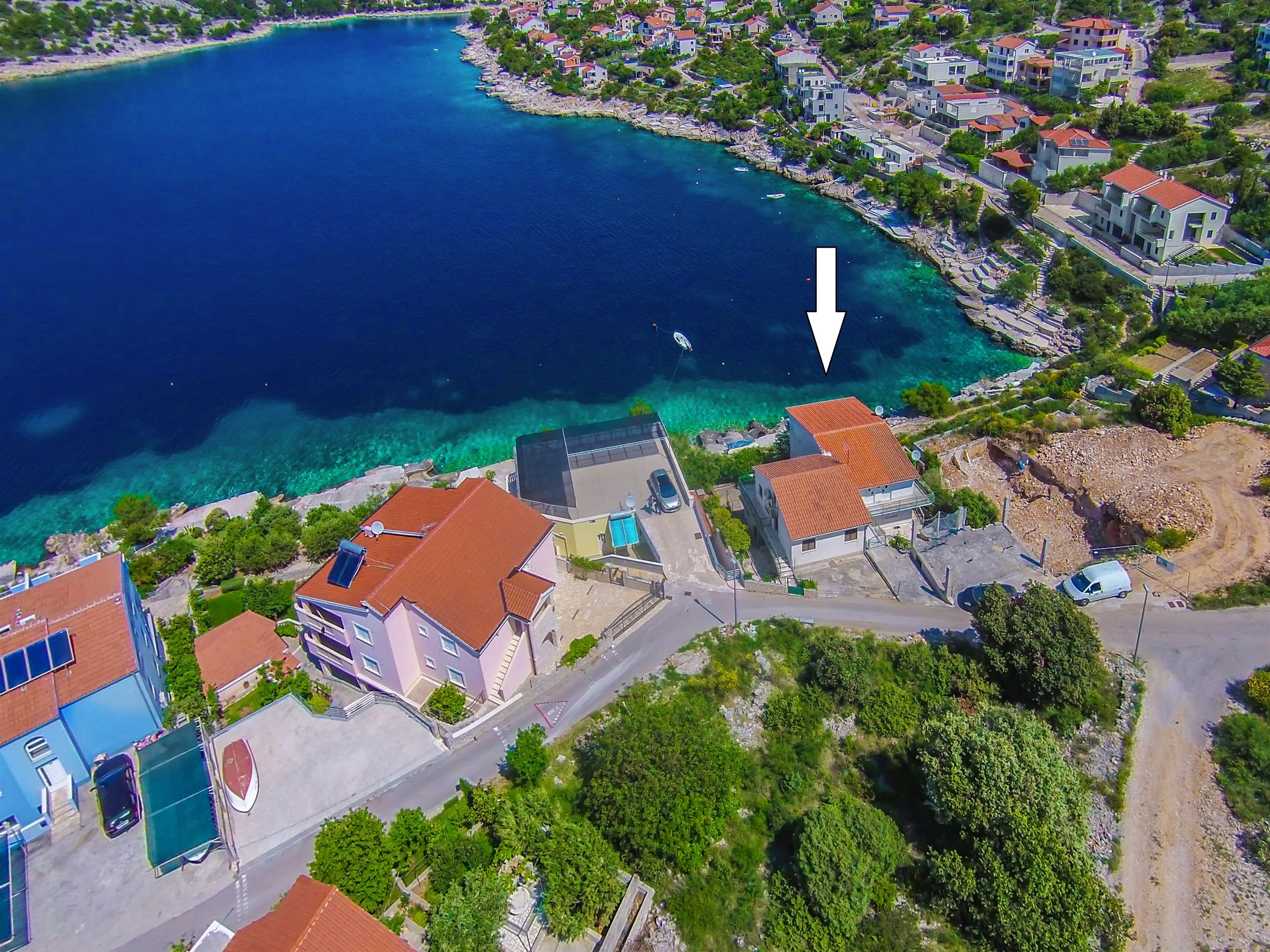  Schöne Ferienwohnung direkt am Meer für 2-4 Personen in Ražanj 