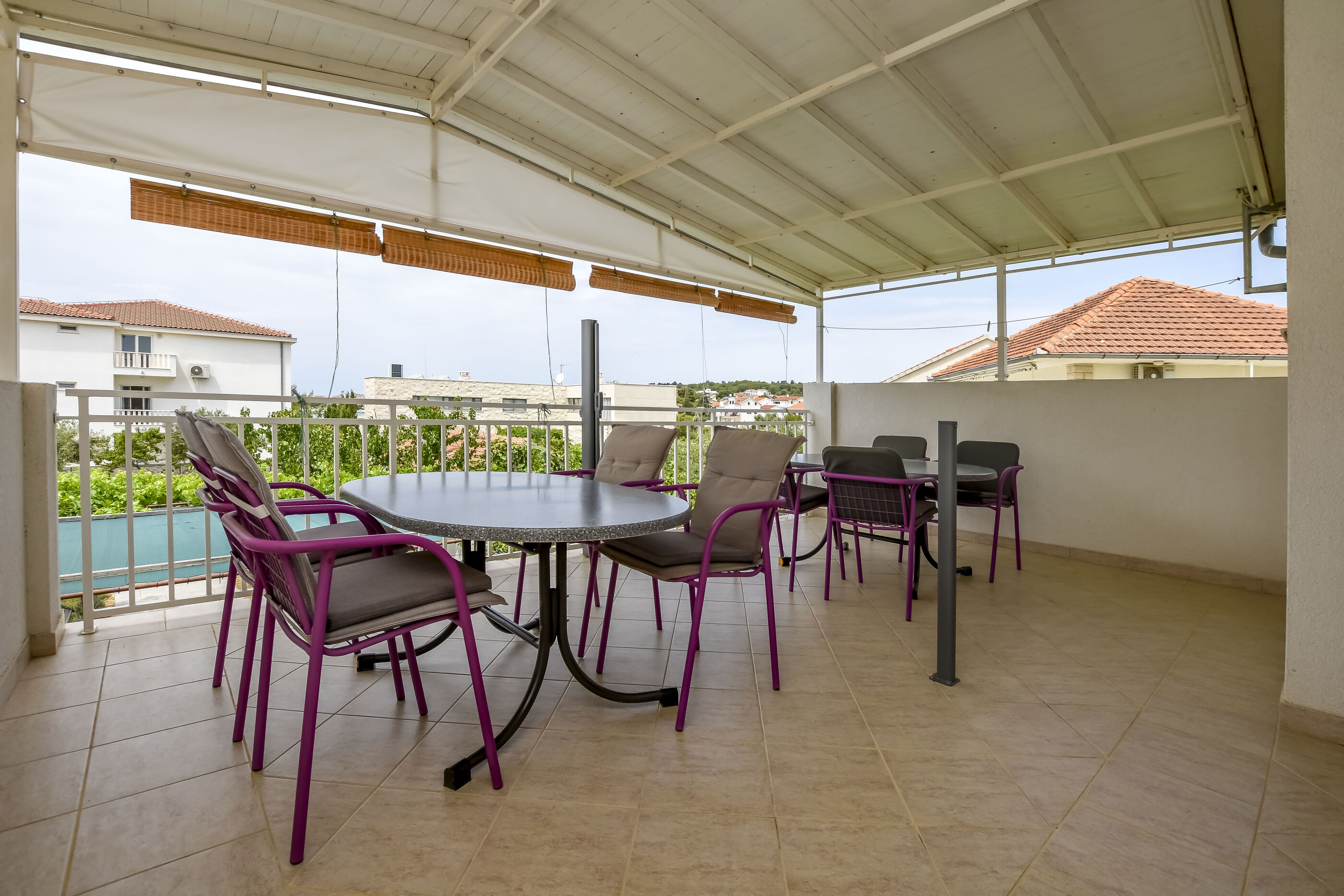 Klimatisiertes, strandnahes Apartment mit Balkon, Garten & Grill