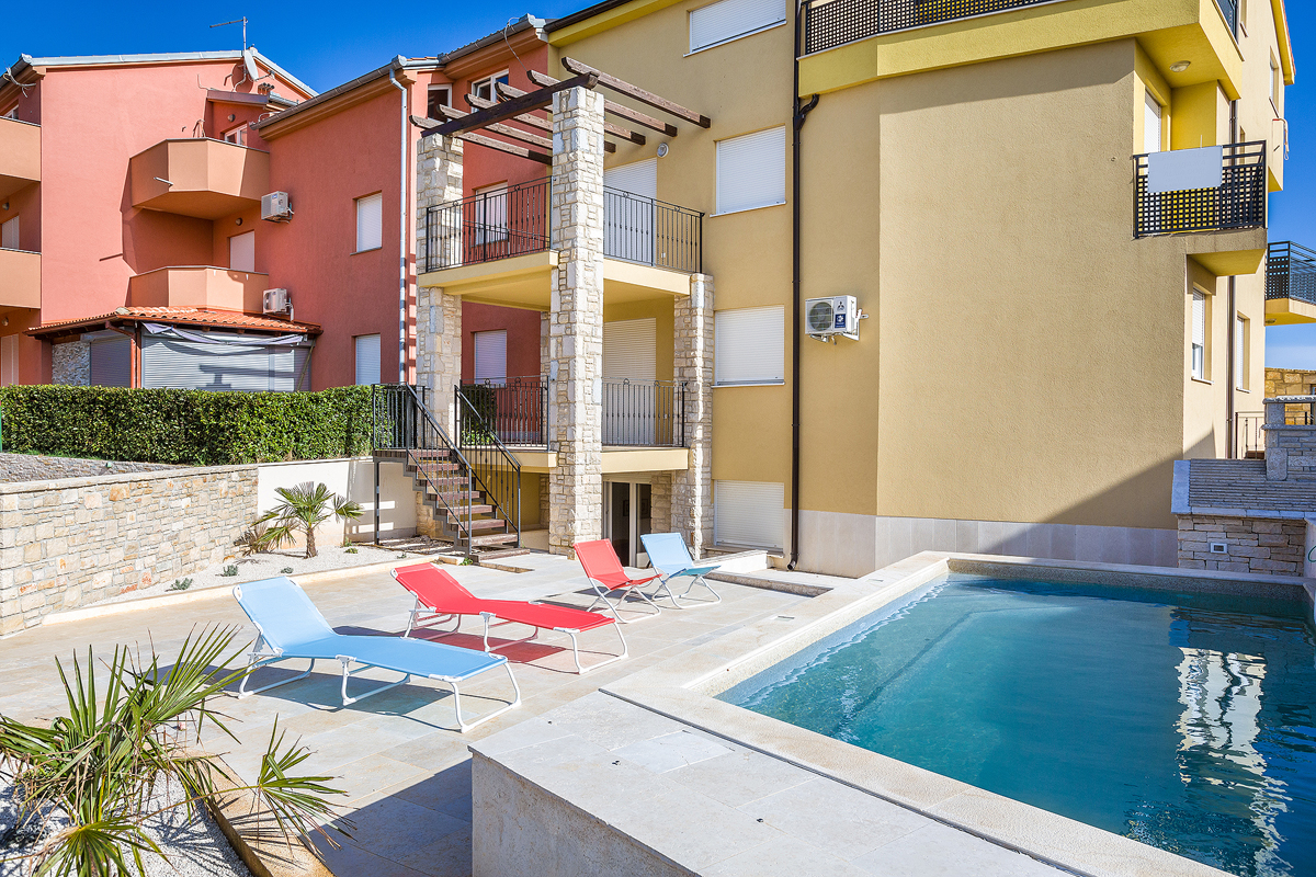 Schöne Ferienwohnung für 3-7 Personen mit Pool