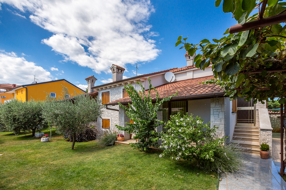 Ferienwohnung für 2 Personen mit Sat/Tv, WLAN und Terrasse