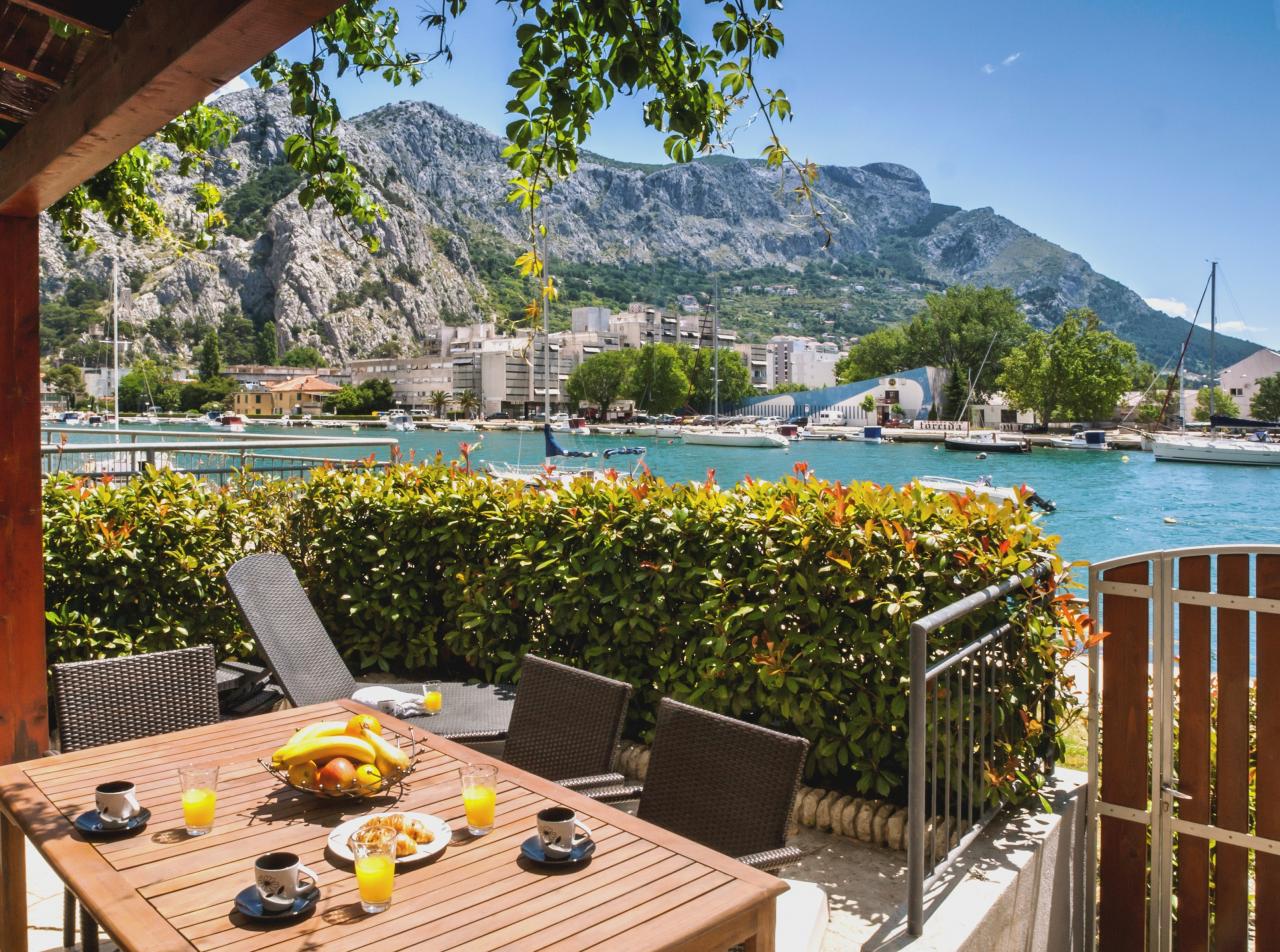 Klimatisierte FeWo in Omis für 4-6 Pers | Sat-TV, Meerblick, Internet 