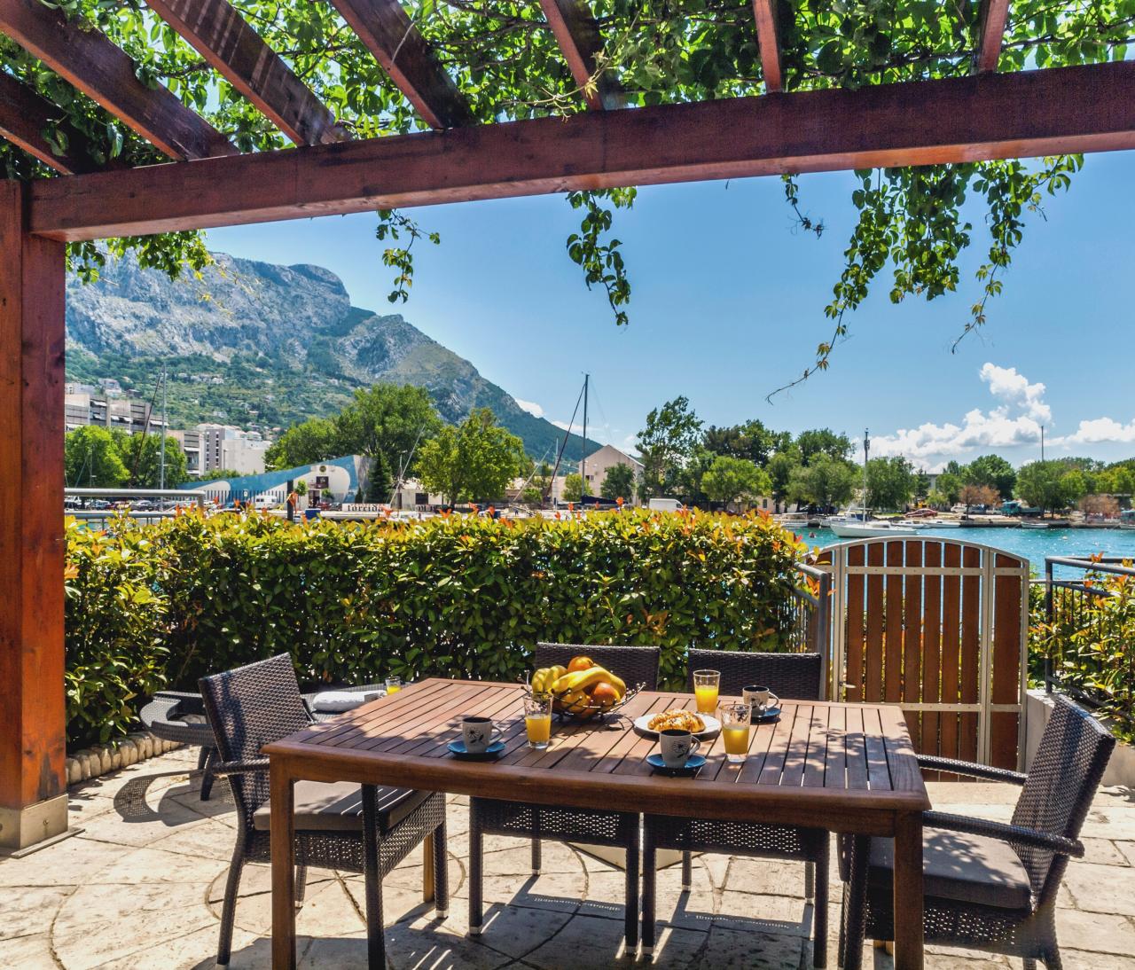 Klimatisierte FeWo in Omis für 4-6 Pers | Sat-TV, Meerblick, Internet 