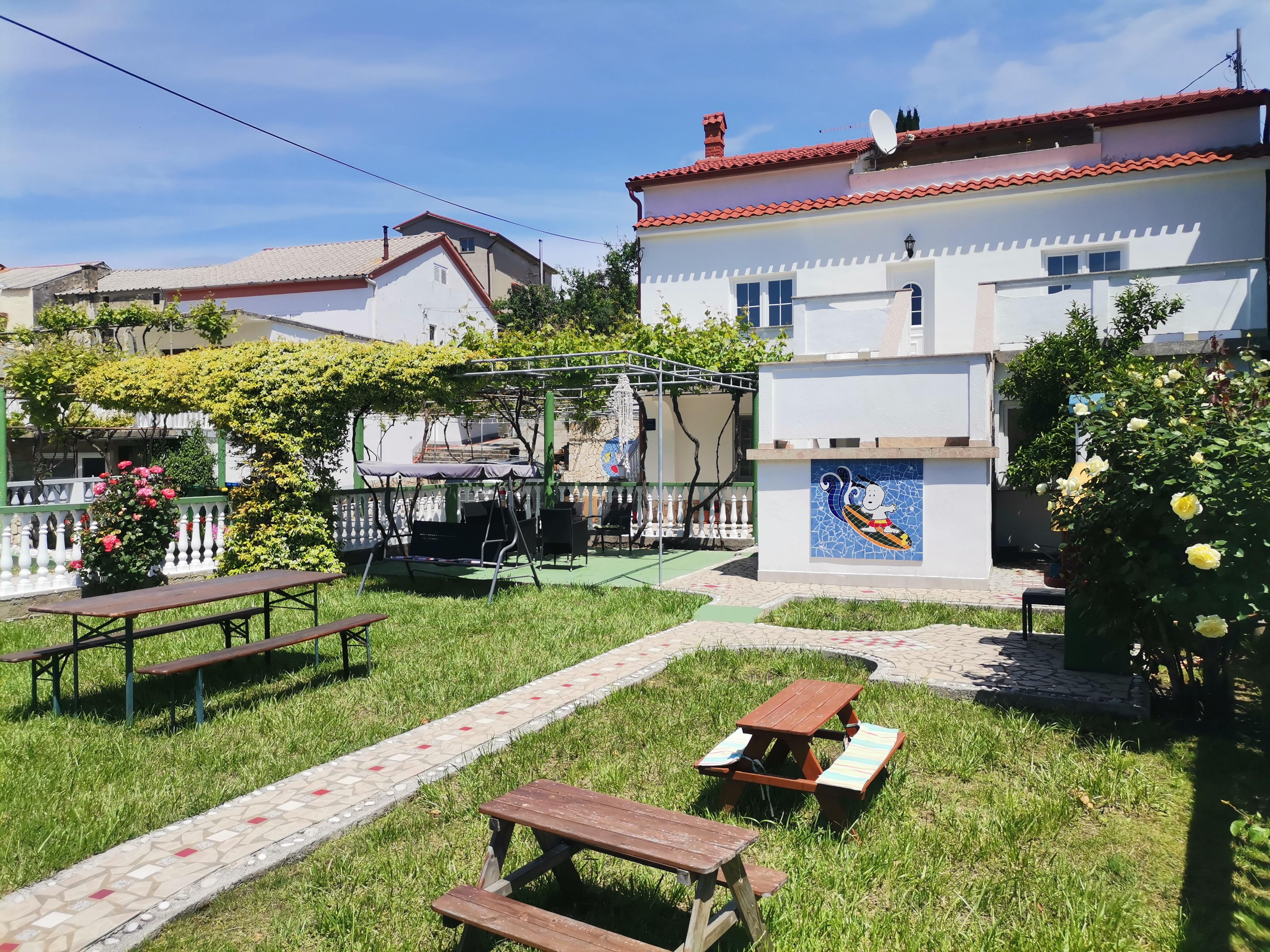 100 m² große Ferienwohnung in Lopar - 3 Schlafzimmer - 50 m zum Meer