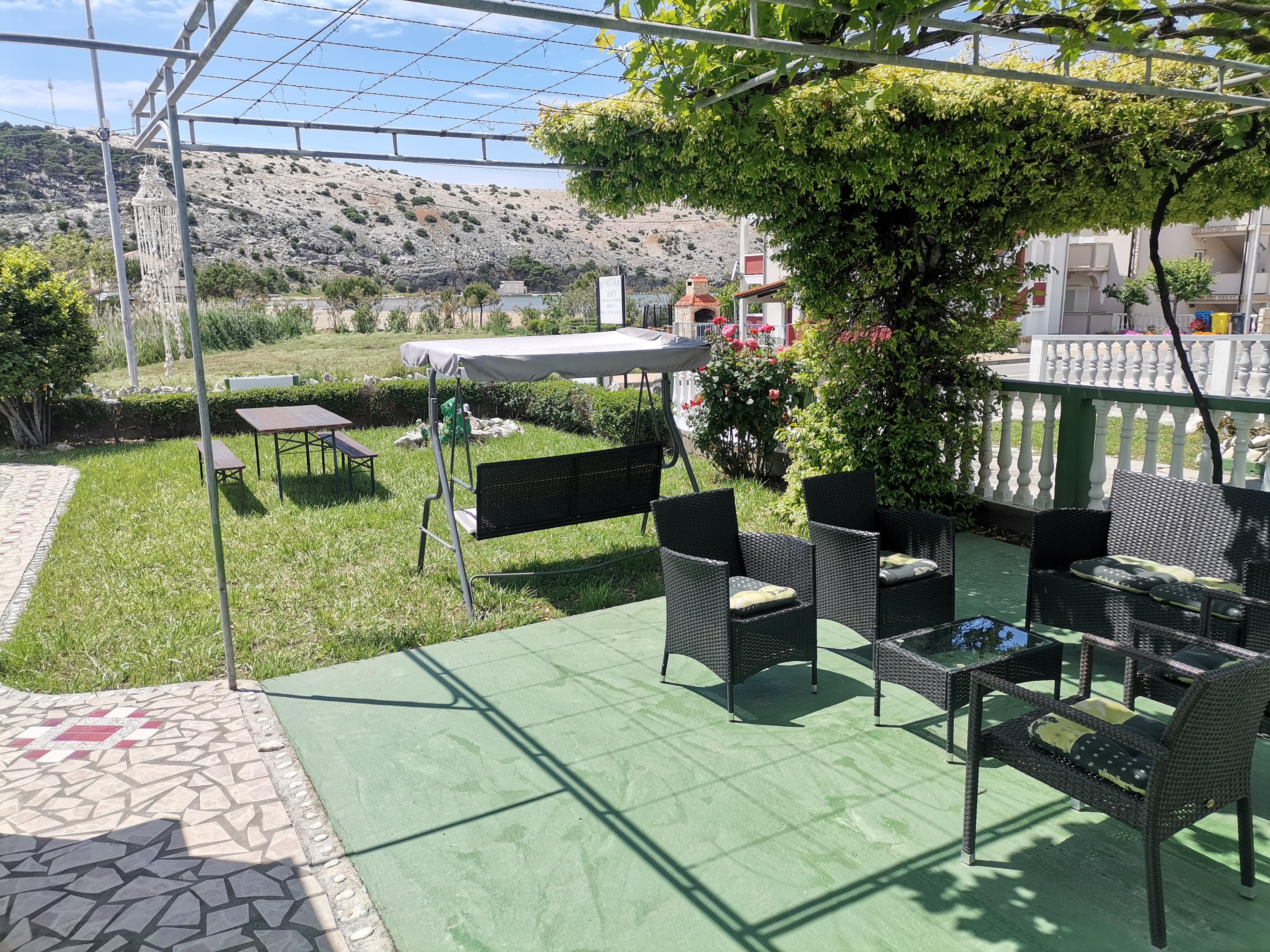 100 m² große Ferienwohnung in Lopar - 3 Schlafzimmer - 50 m zum Meer