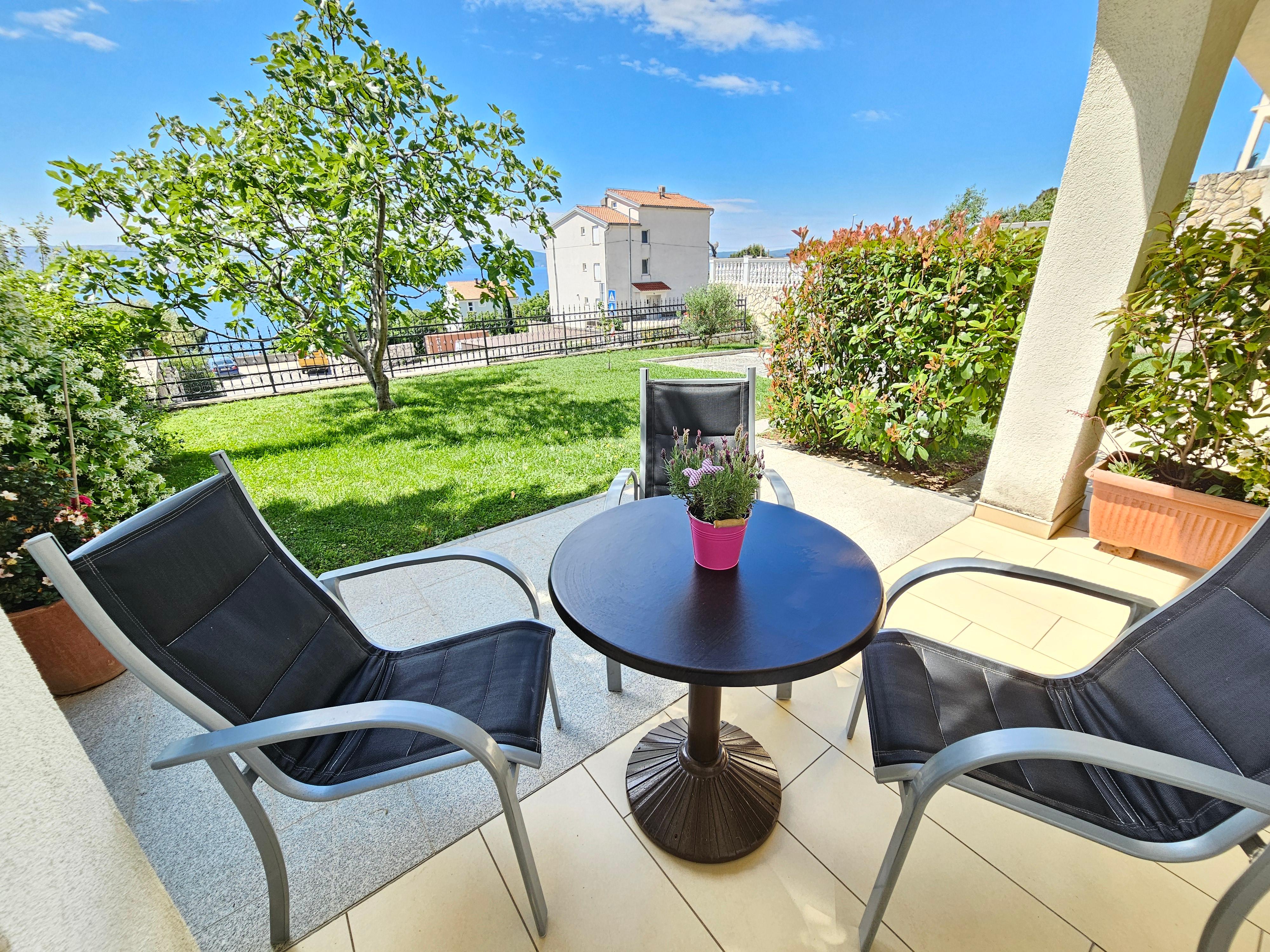 Studioapartment im EG für 2 Personen mit Terrasse, Klima, Parkplatz