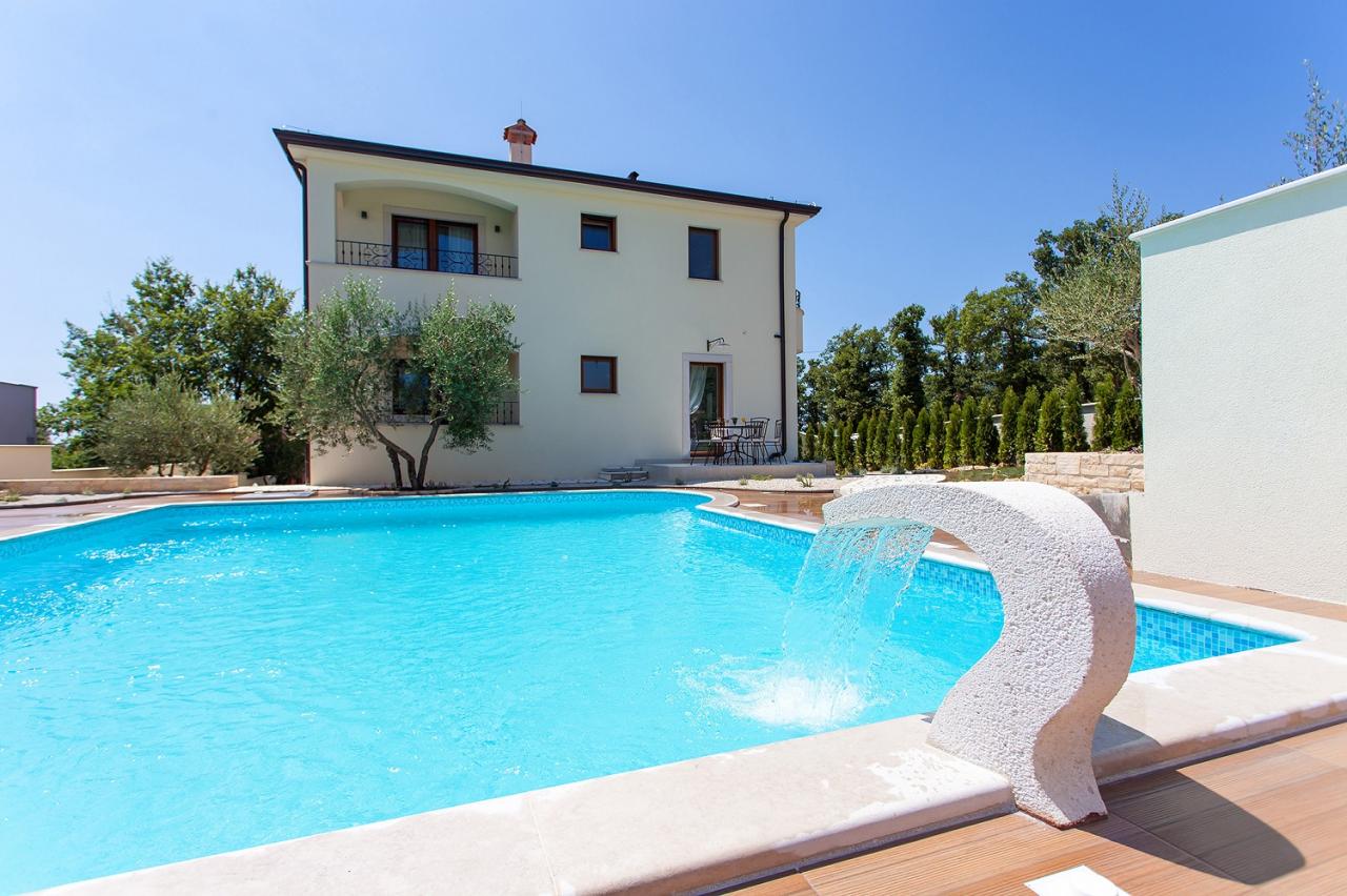 FeWo für 4-6 Personen | Swimmingpool, Klima, Sat-TV, Internet