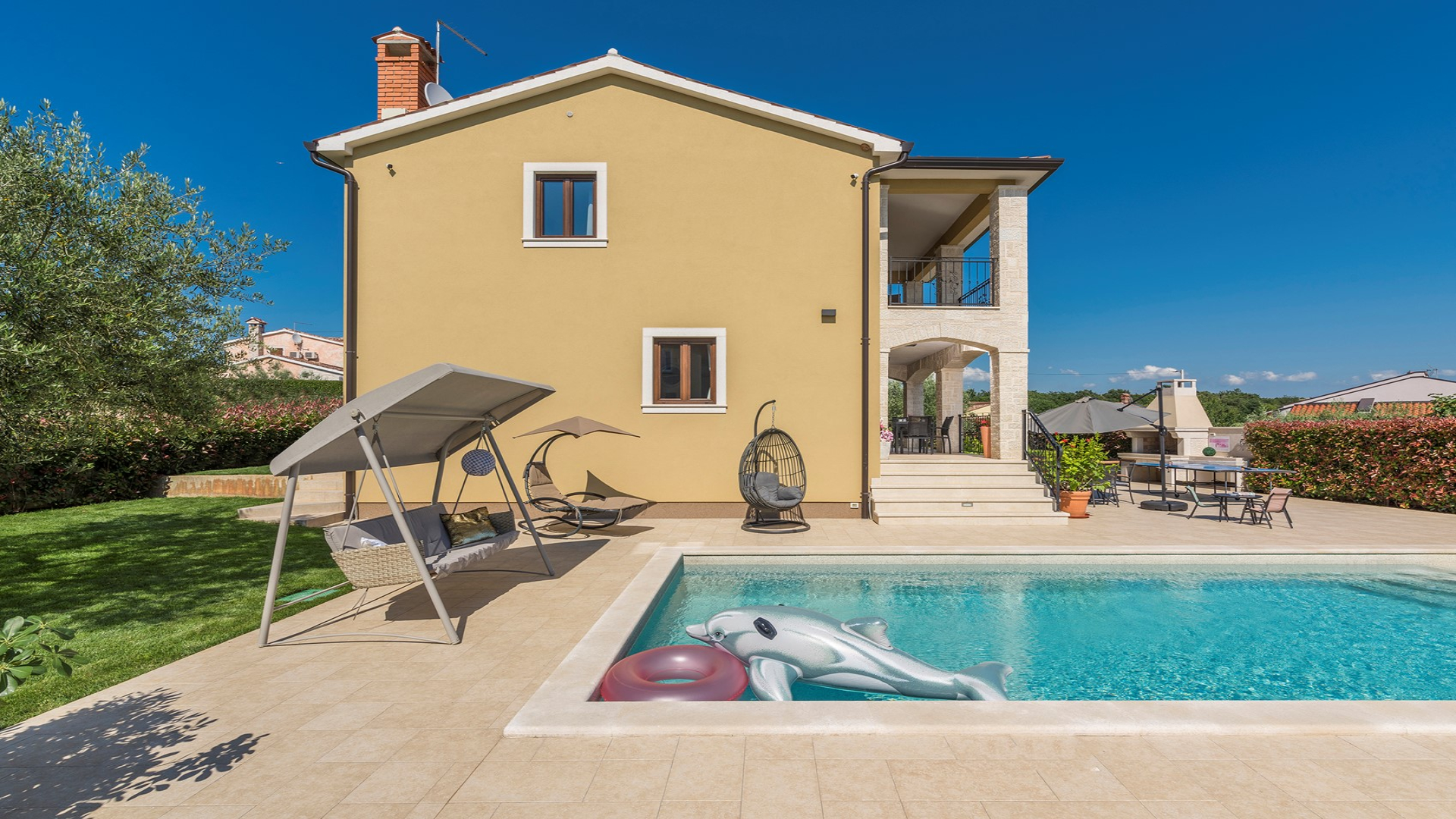 Neue Villa mit Pool in Kroatien - 4 Schlafzimmer - ruhige Lage