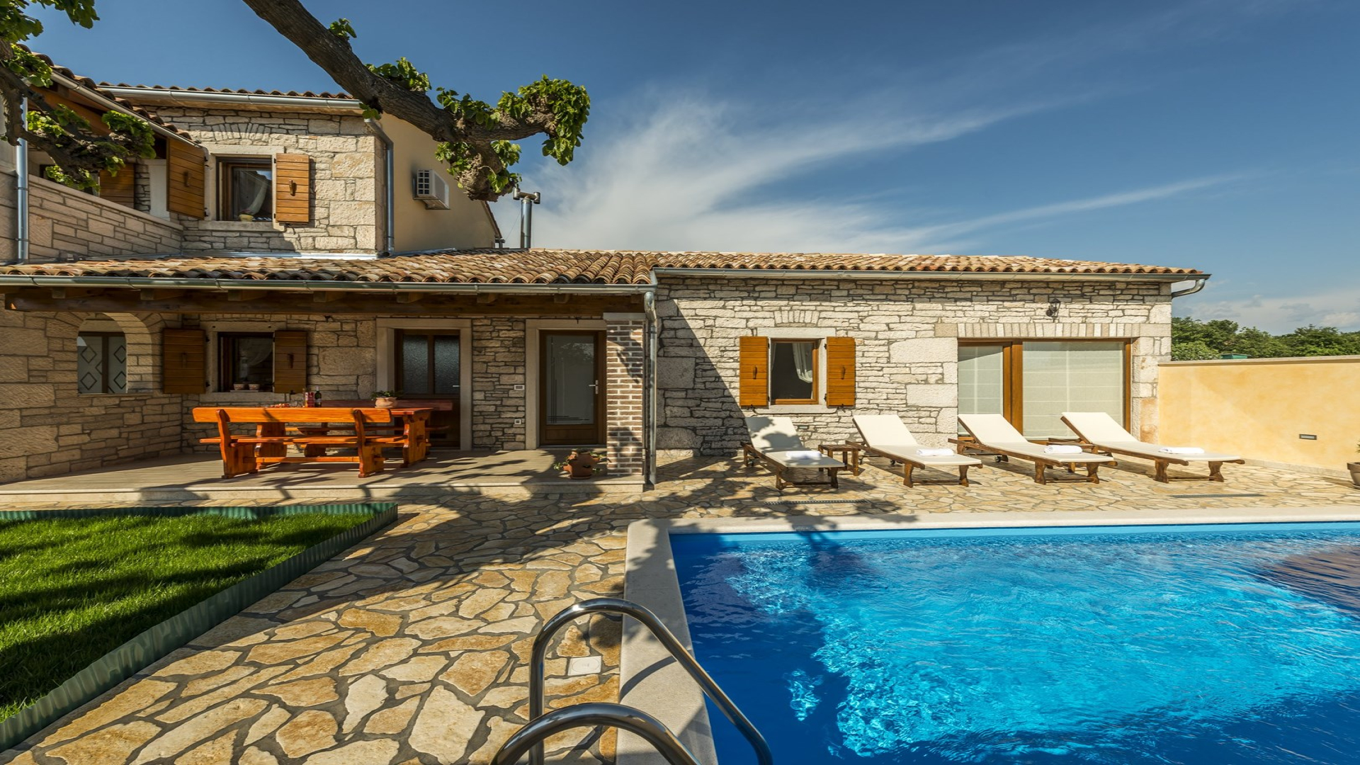 Renoviertes Steinhaus mit Pool, 3 Schlafzimmer, ruhige Lage 