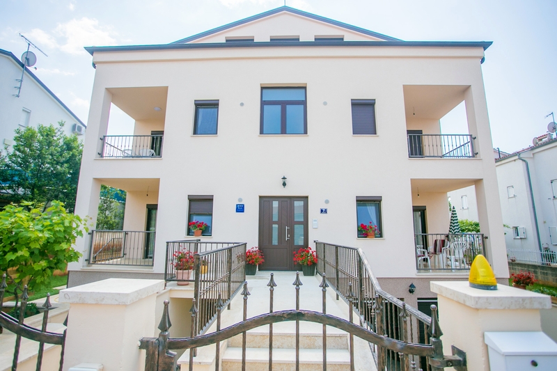 Moderene Ferienwohnung in Porec - 3 Schlafzimmer - max. 6 Personen