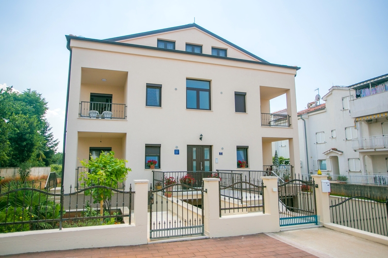 Moderene Ferienwohnung in Porec - 3 Schlafzimmer - max. 6 Personen
