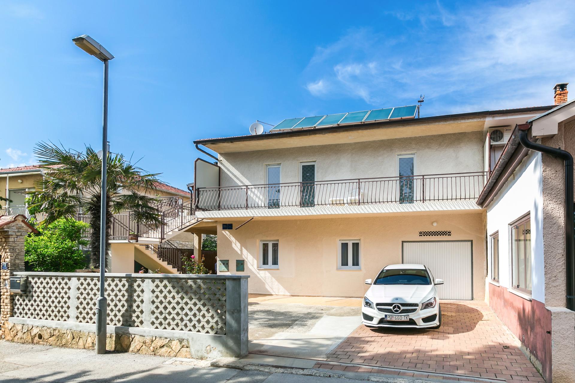 Ferienwohnung für 8 Personen mit WLAN, Klima, Balkon