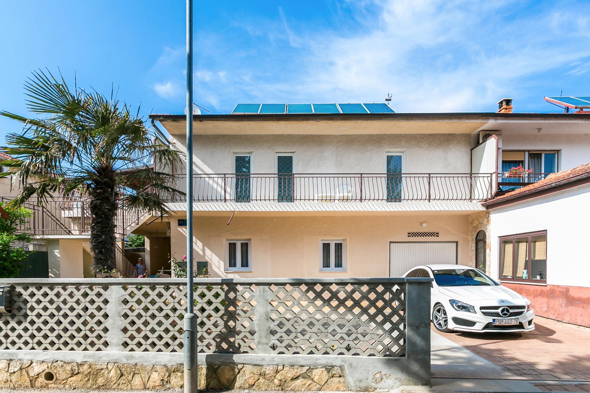 Ferienwohnung für 8 Personen mit WLAN, Klima, Balkon