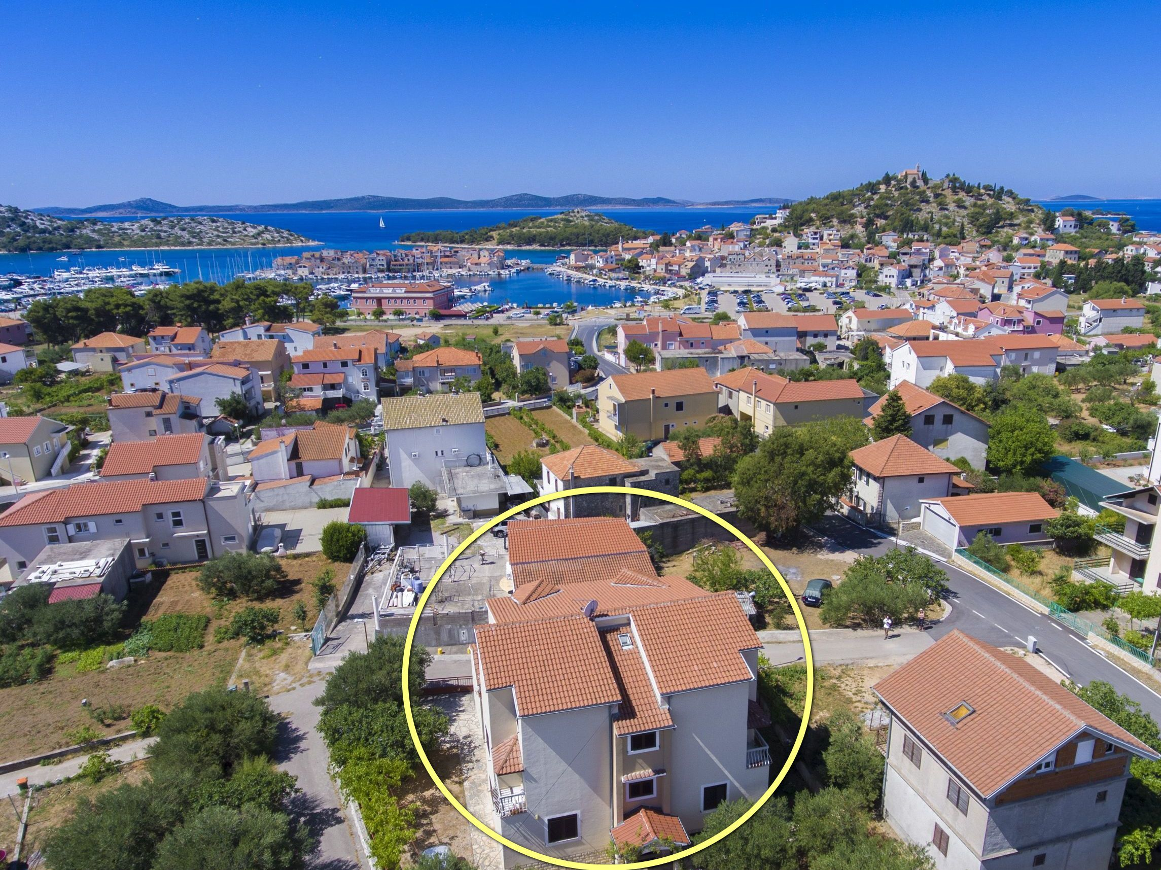 FeWo für 4-5 Personen mit Klima, Sat-Tv, WLAN & großer Terrasse