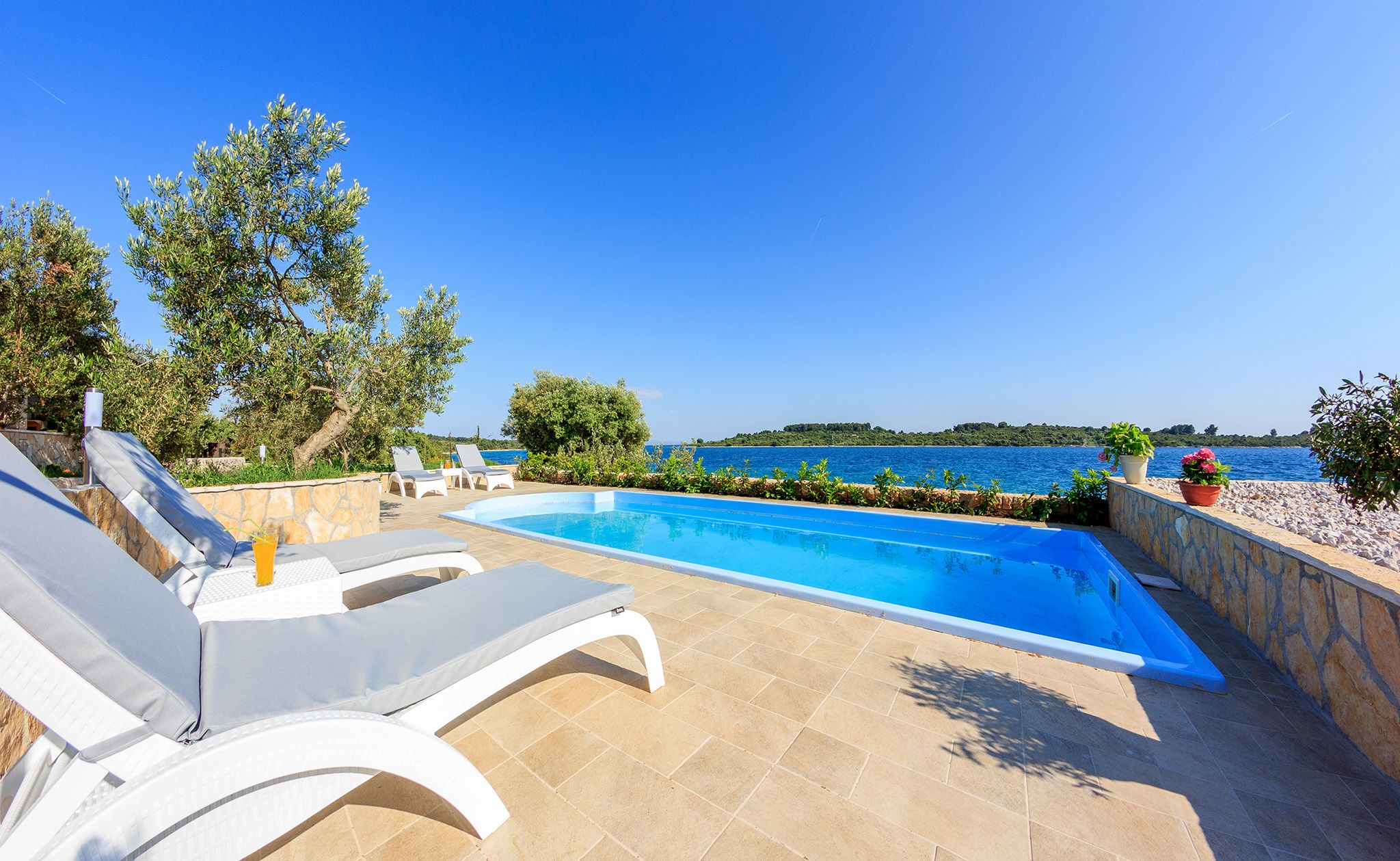 Luxusvilla mit Meerblick und Pool in Okrug Gornji - Trogir Riviera