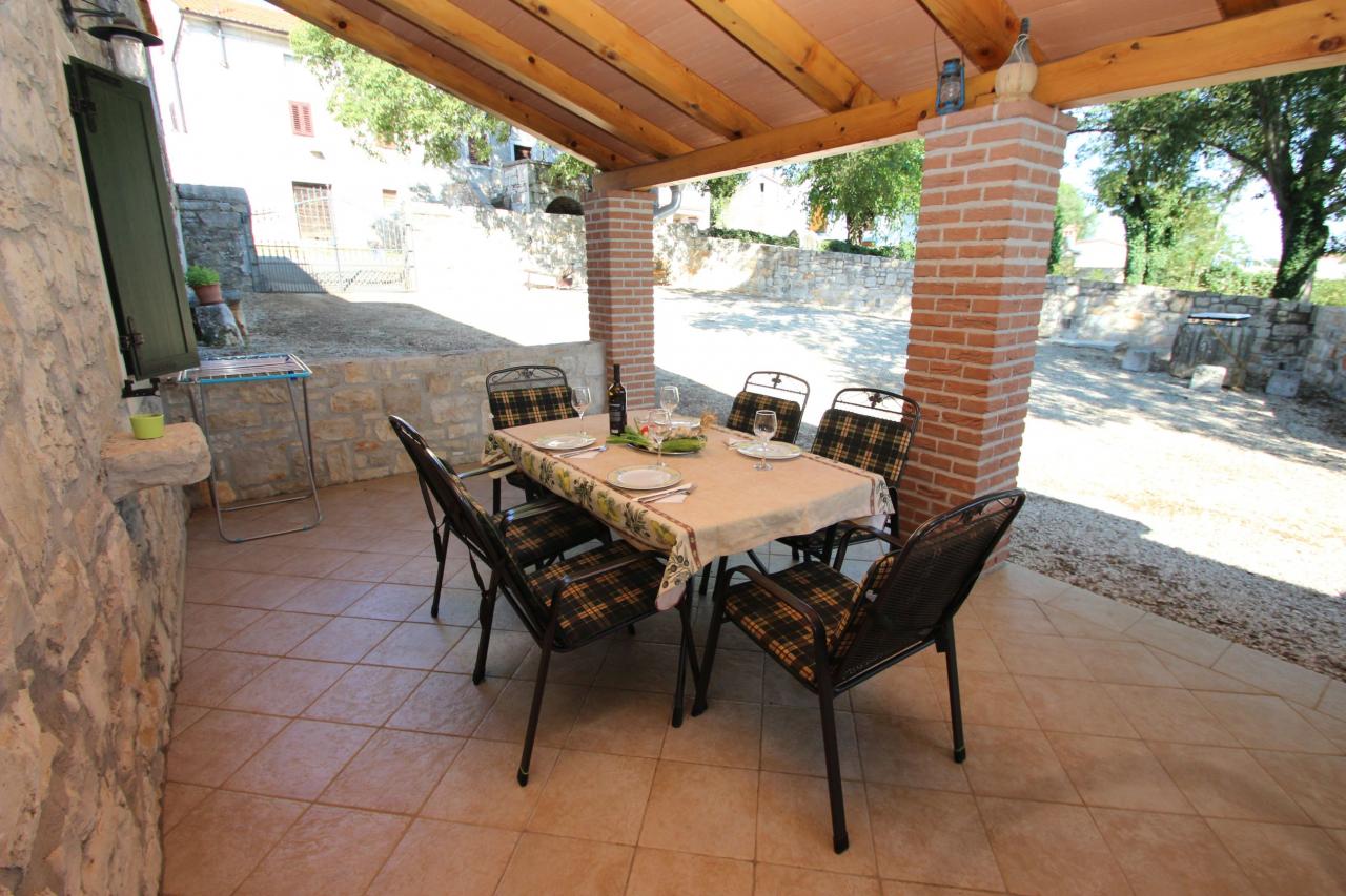 Haus für 4-5 Pers - 120 m², Tv, WLAN, Grill - in Kirmenjak bei Porec