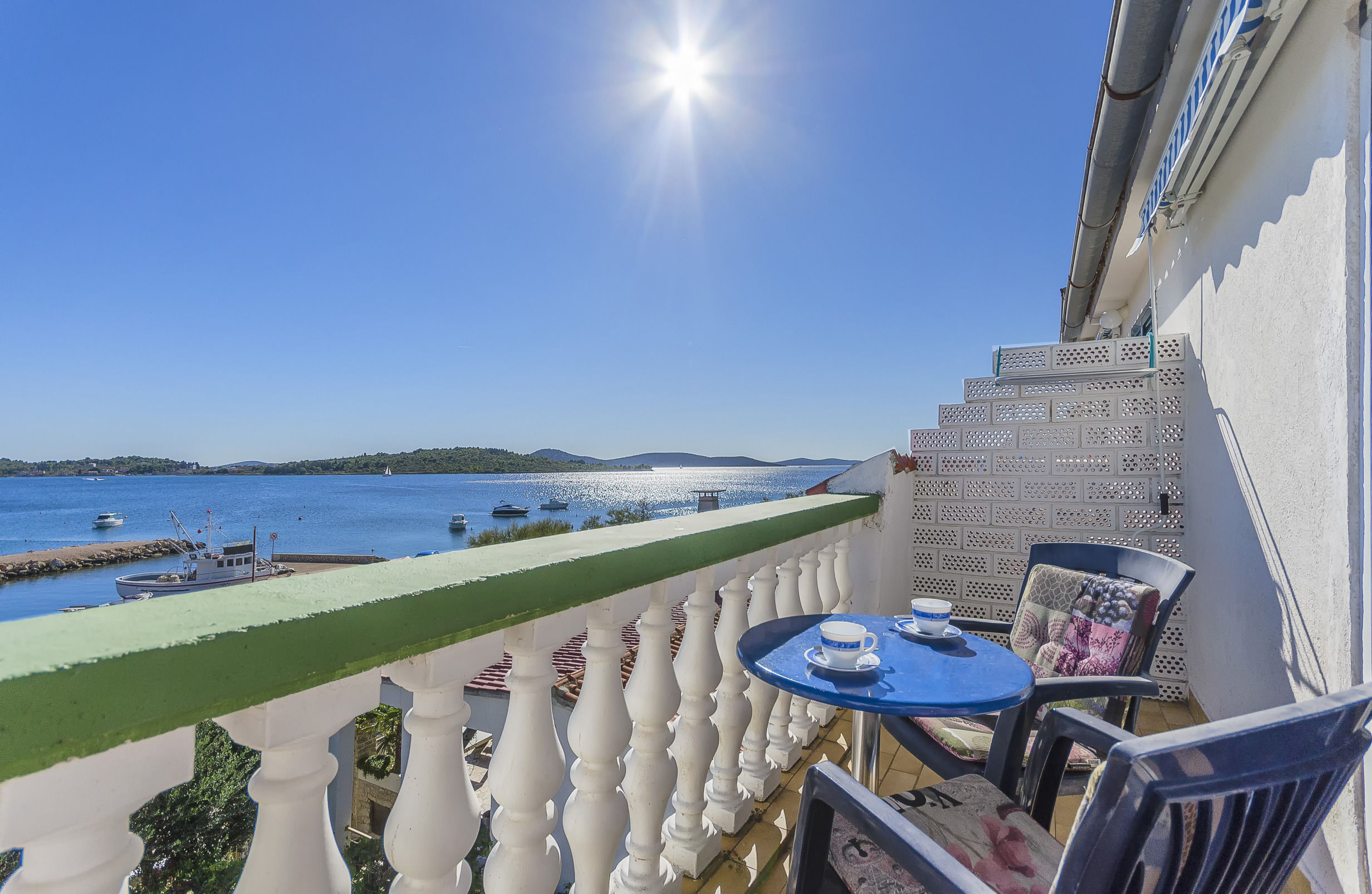 Meerfront Studio für 2 Personen in Vodice - Sat-TV, WLAN & Klima