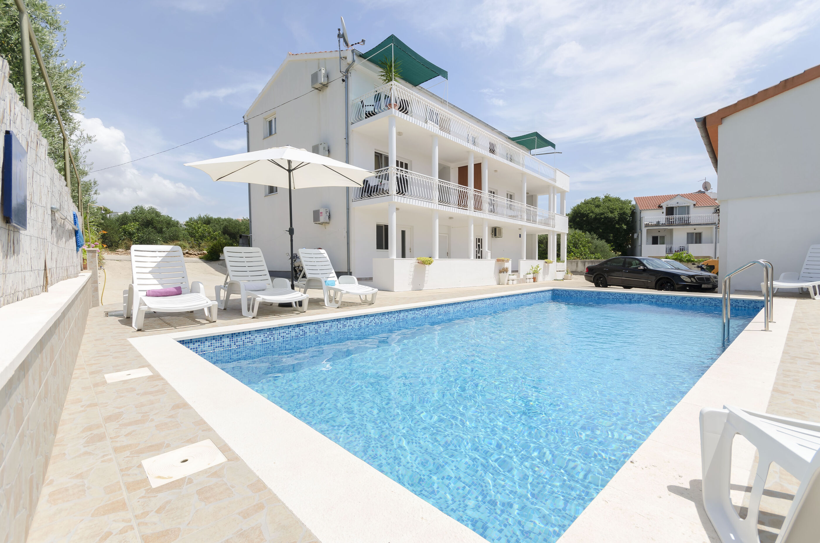 Urlaub am Pool | FeWo für 2-4 Pers m. WLAN & Sat-Tv | in Tribunj