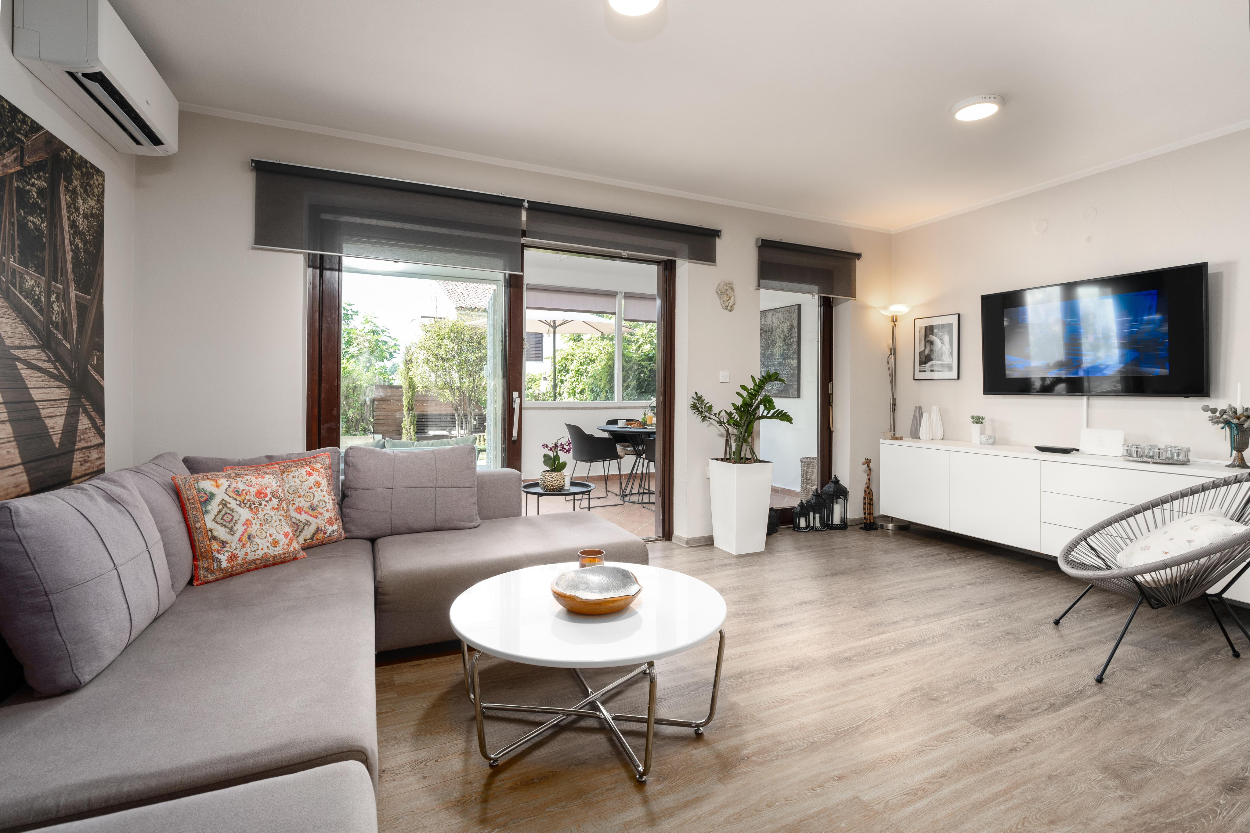 Modernes Ferienhaus für 2-4 Personen mit schönem Garten