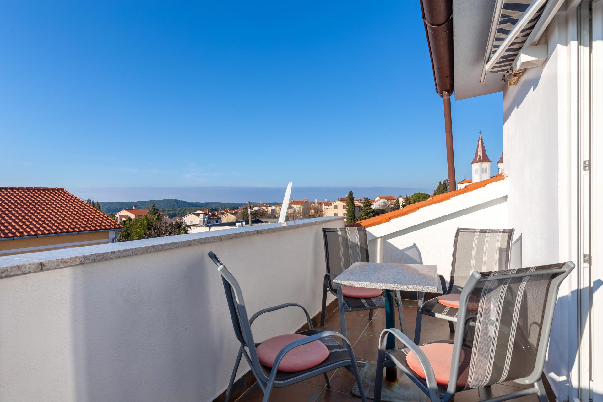 Ferienwohnung mit 2 Schlafzimmern, Klima und Balkon in Medulin