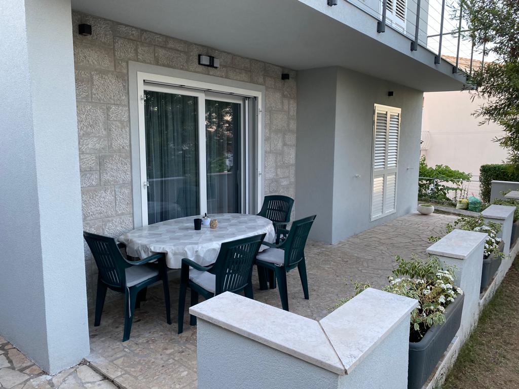 Fewo im Erdgeschoss für 4-5 Personen, mit Terrasse, Wi-Fi und Grill