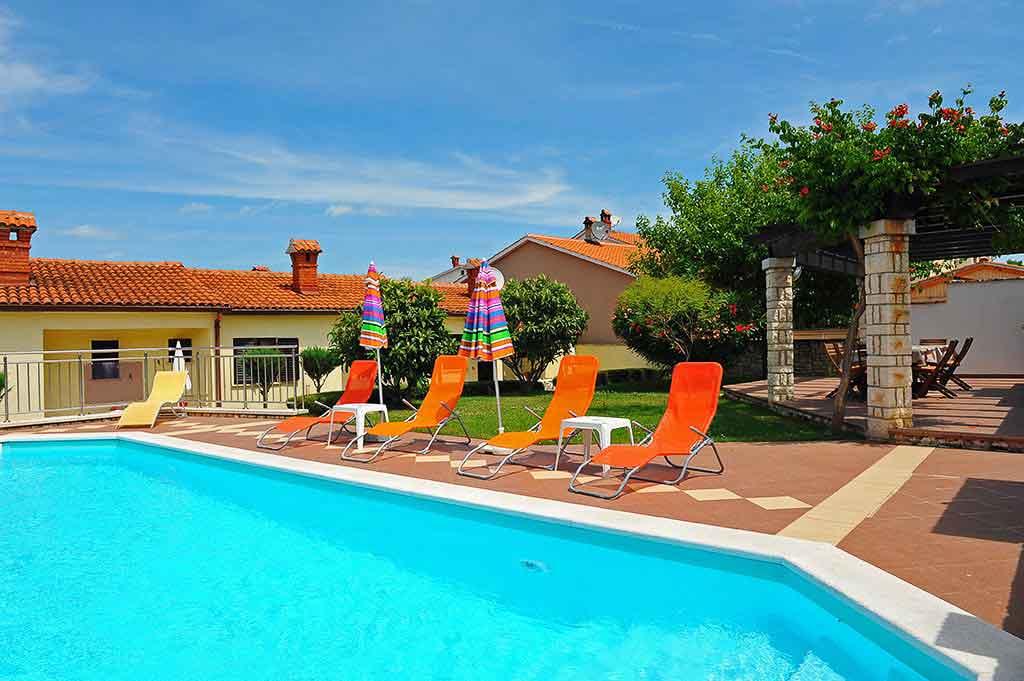 Schöne Ferienwohnung mit Pool - nur 6 km von Rovinj entfernt